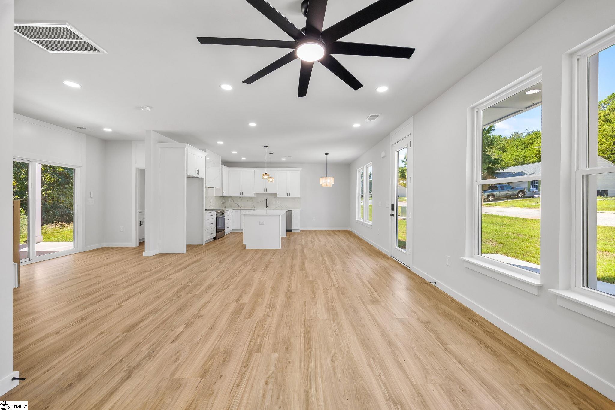 104 Backwater Way Property Photo 6