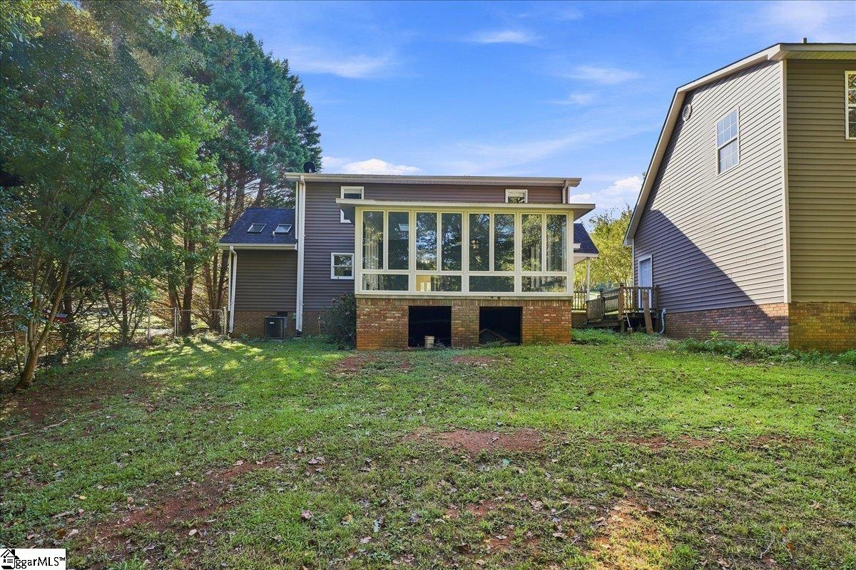 301 Mountain View Court Property Photo 4
