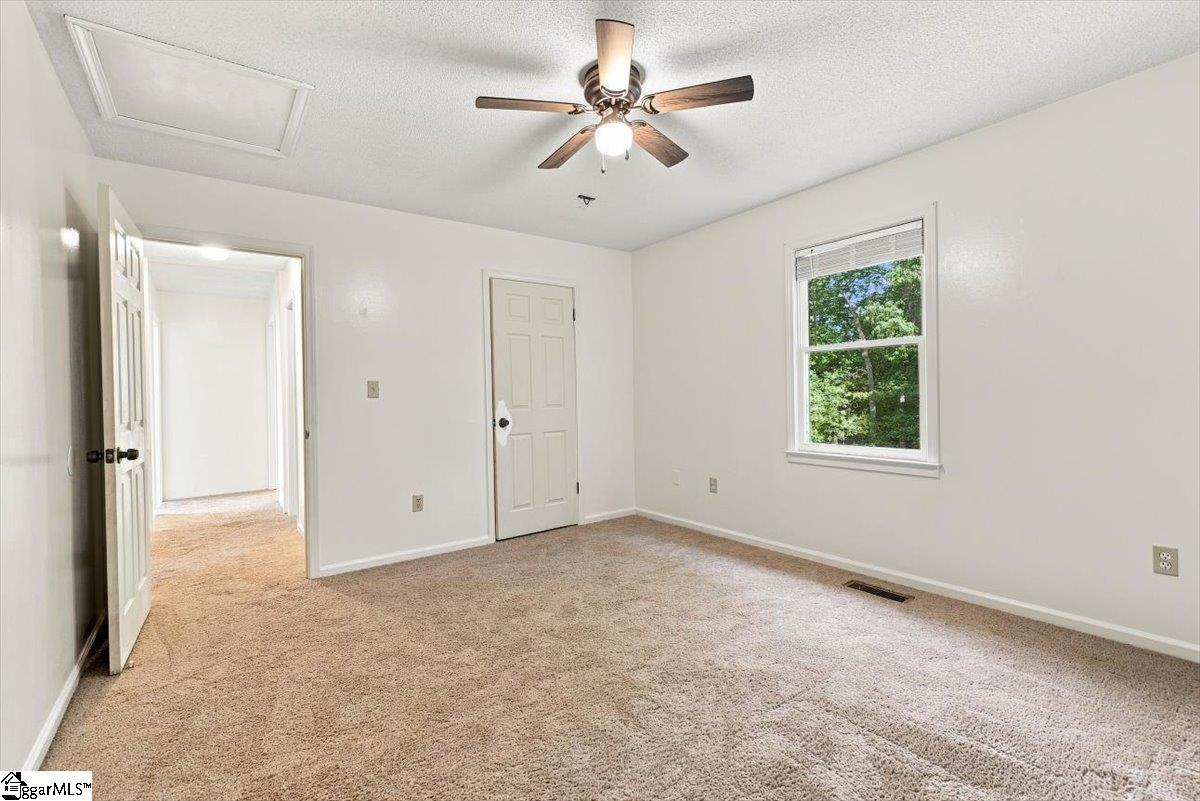 301 Mountain View Court Property Photo 23