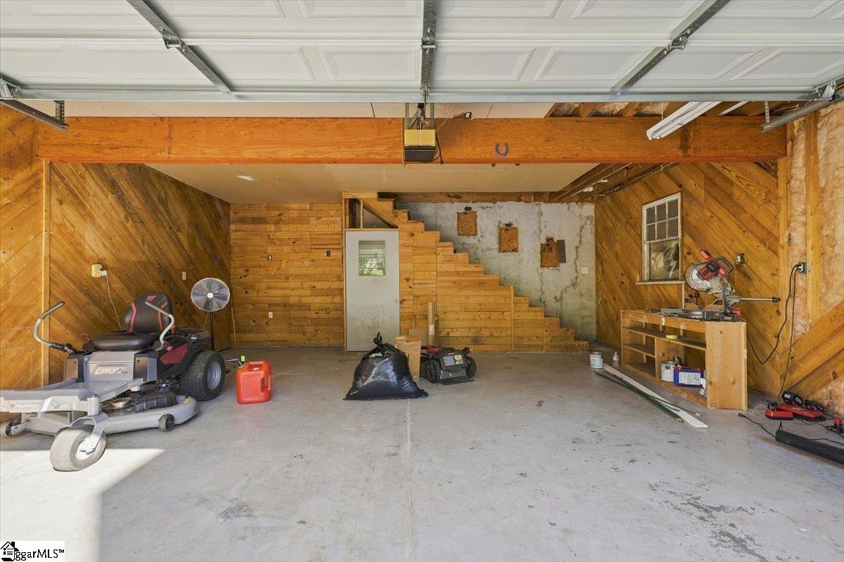 301 Mountain View Court Property Photo 27