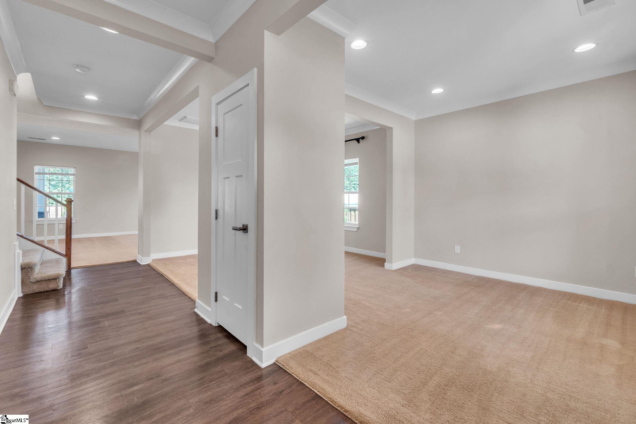 120 Thames Valley Drive Property Photo 4