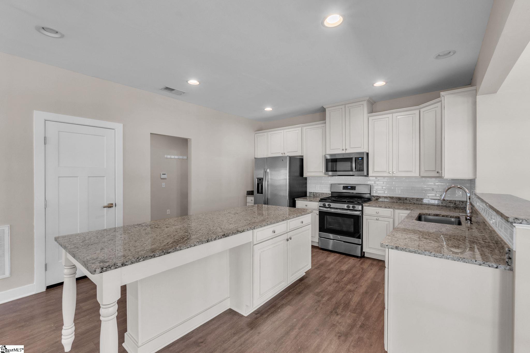 120 Thames Valley Drive Property Photo 11