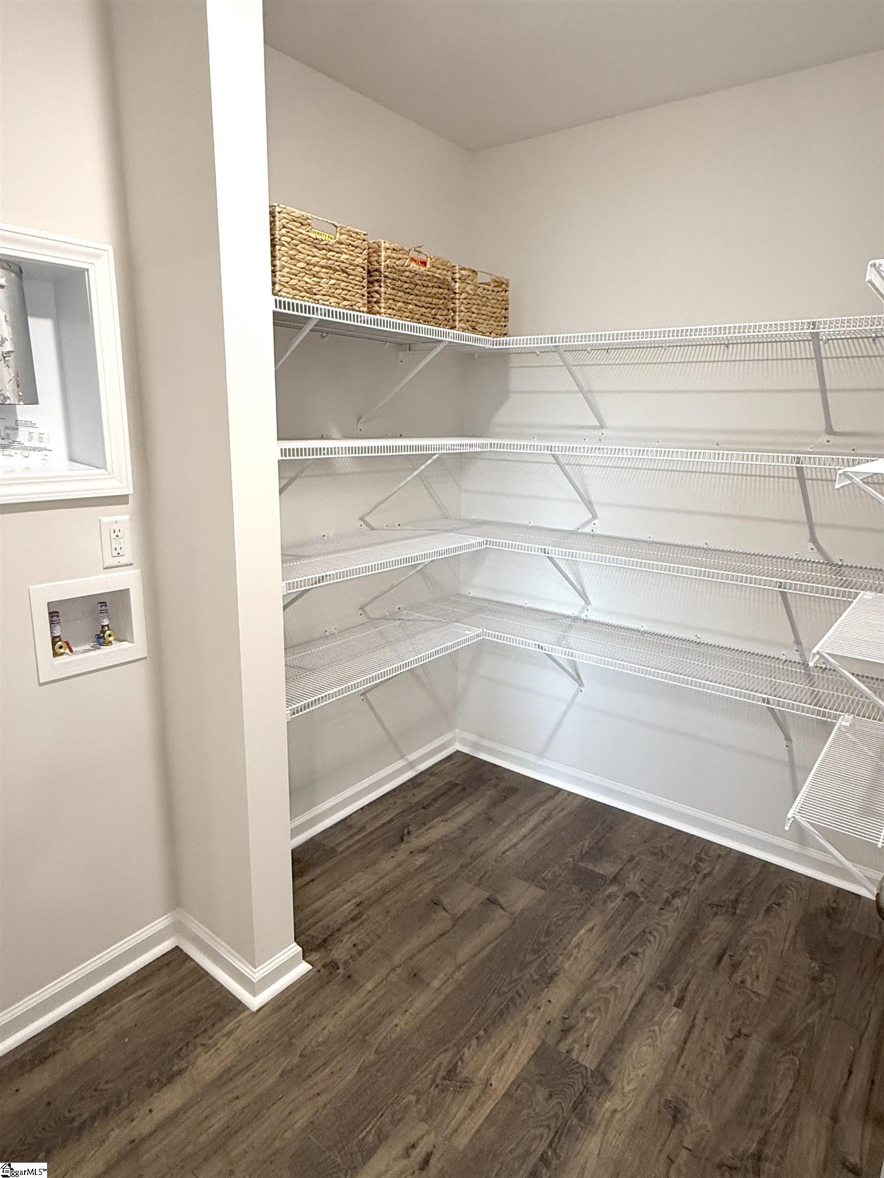 1052 Skidaway Drive Property Photo 4
