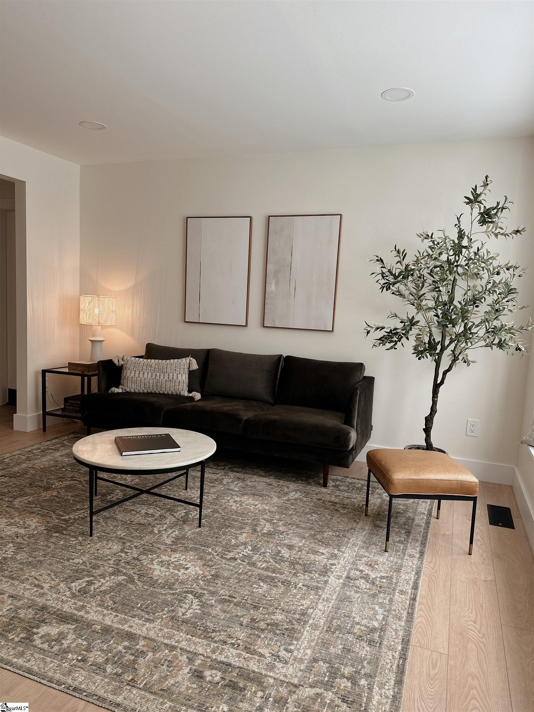 2 Saint Andrews Court Property Photo 3