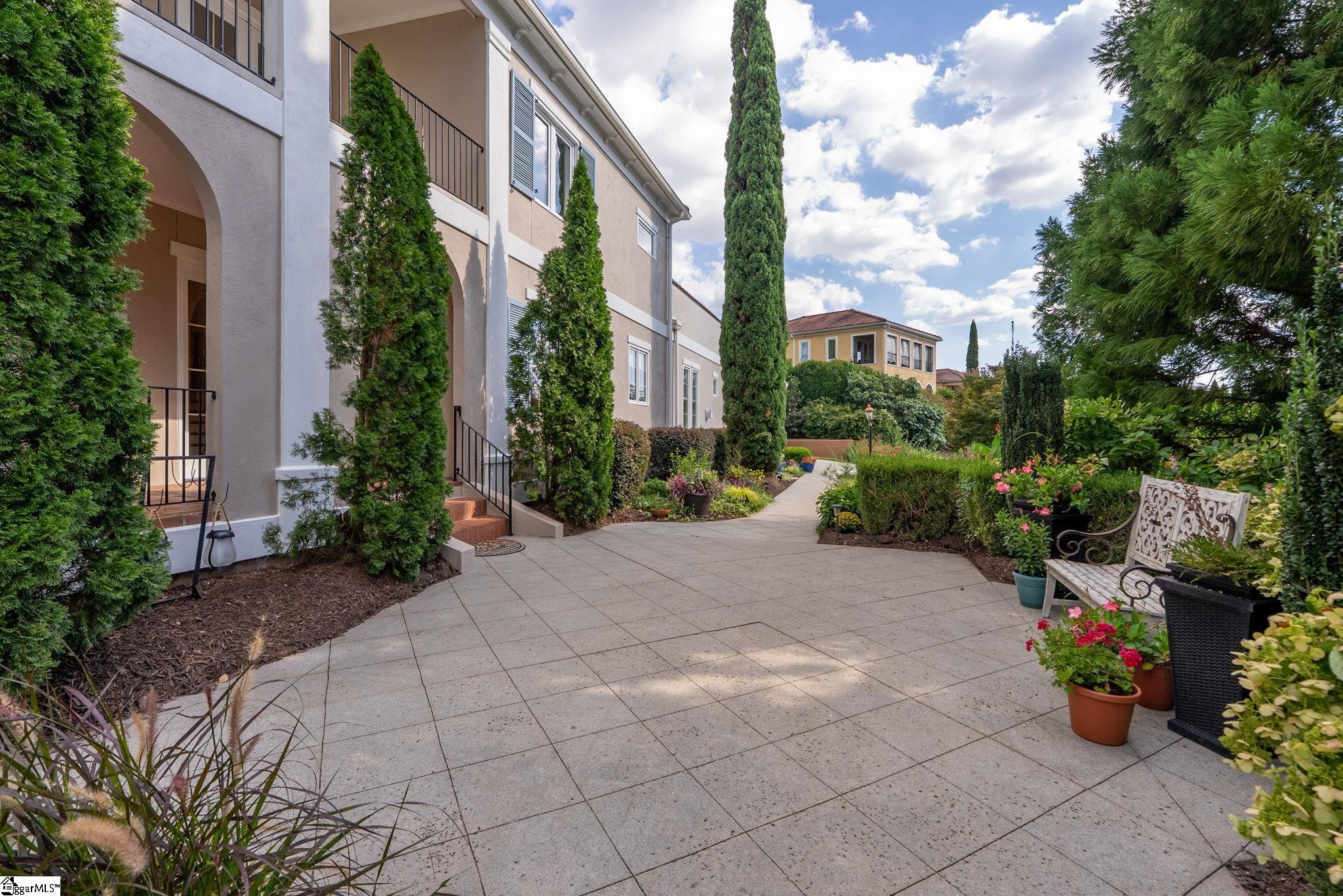 501 Villaggio Drive Property Photo 9
