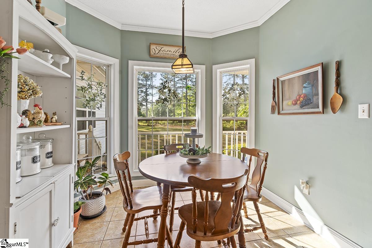 317 Green Oaks Rd Property Photo 3