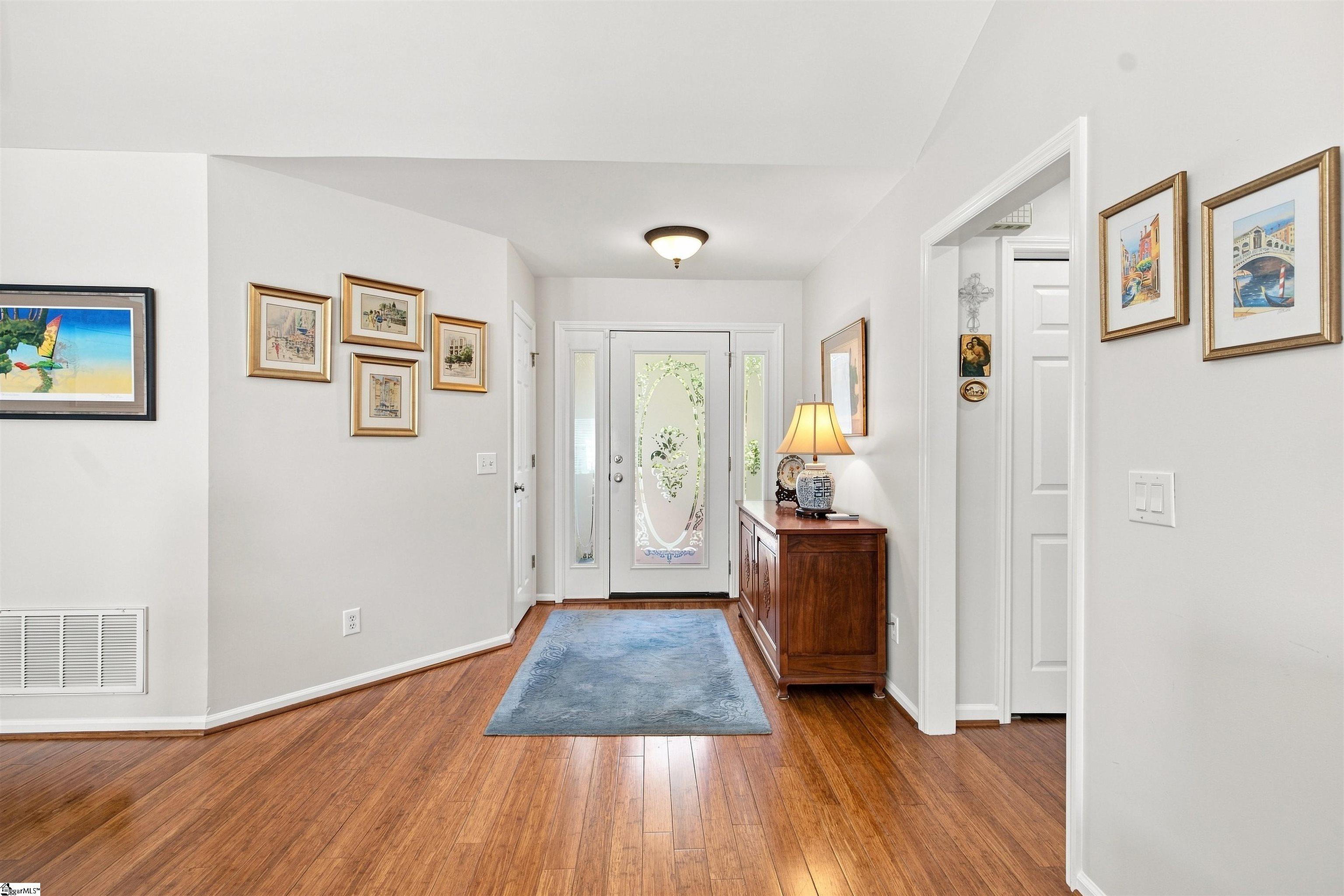 109 Ridge Pointe Property Photo 3