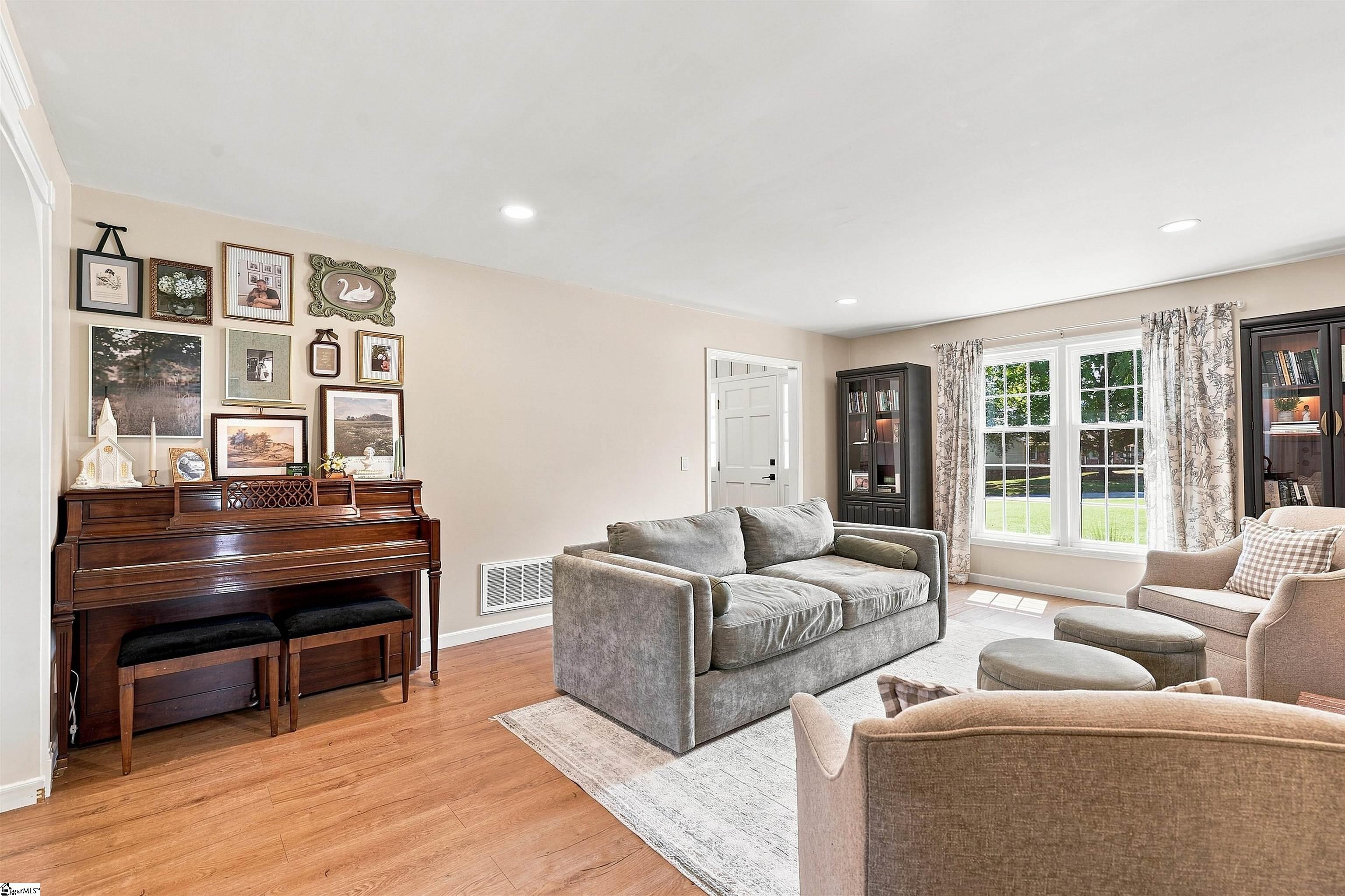 109 Stonehenge Court Property Photo 12