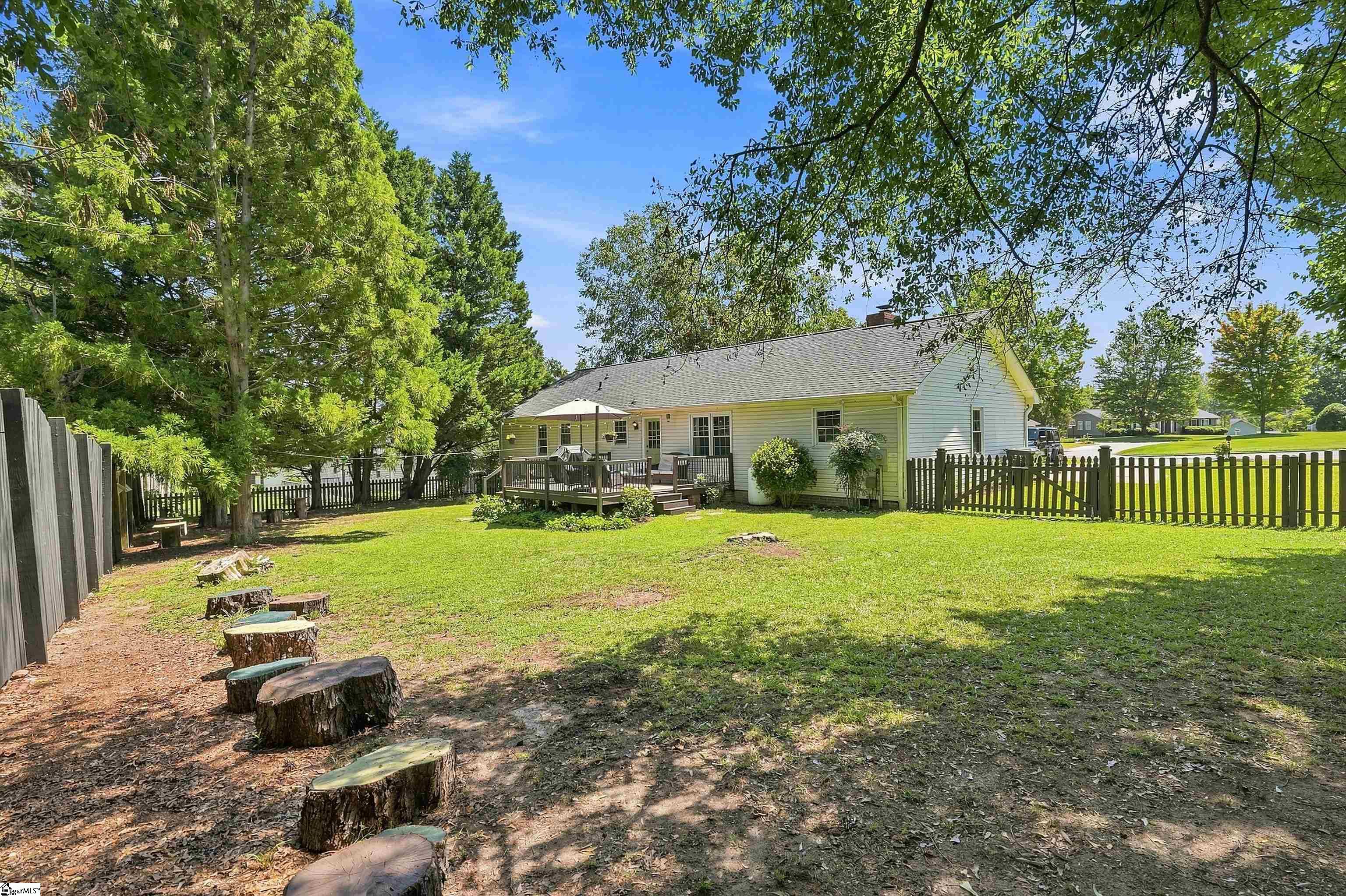 109 Stonehenge Court Property Photo 28