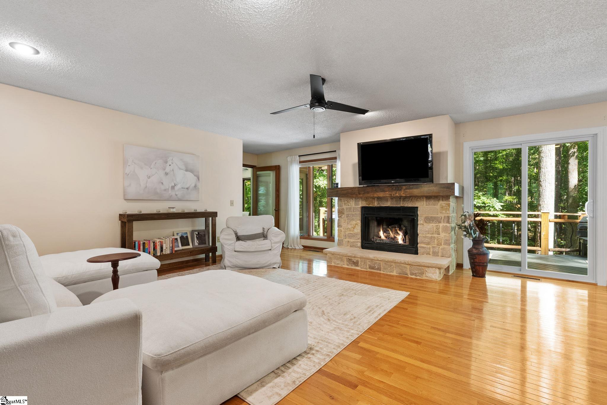 1603736 Property Photo 4
