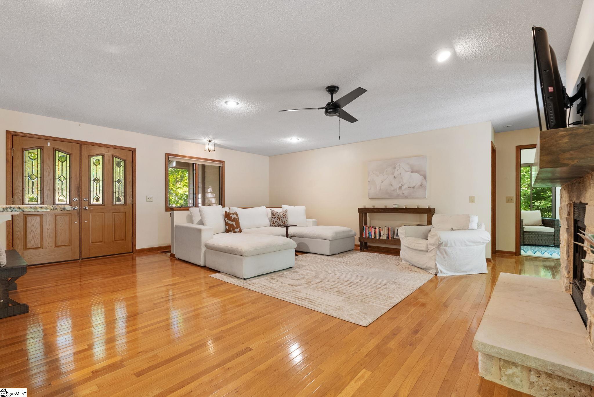 1603736 Property Photo 5
