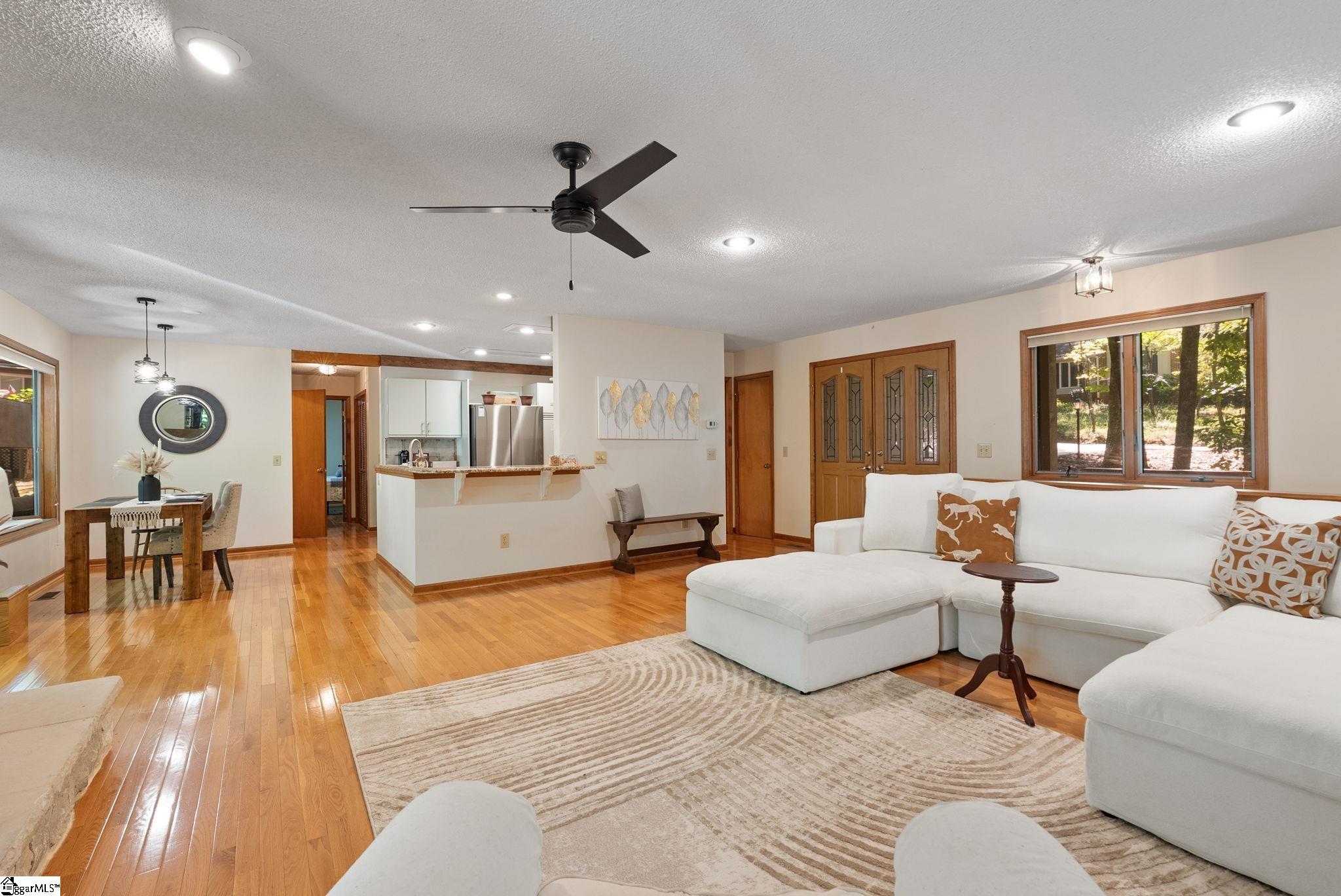 1603736 Property Photo 6
