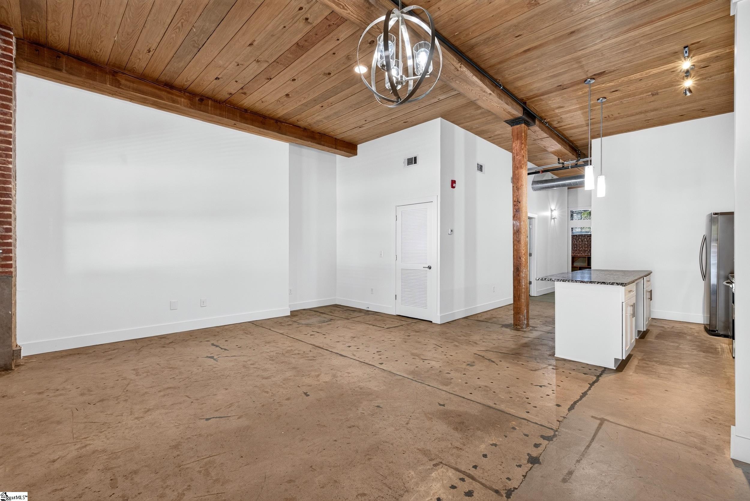 806 Green Avenue Property Photo 4