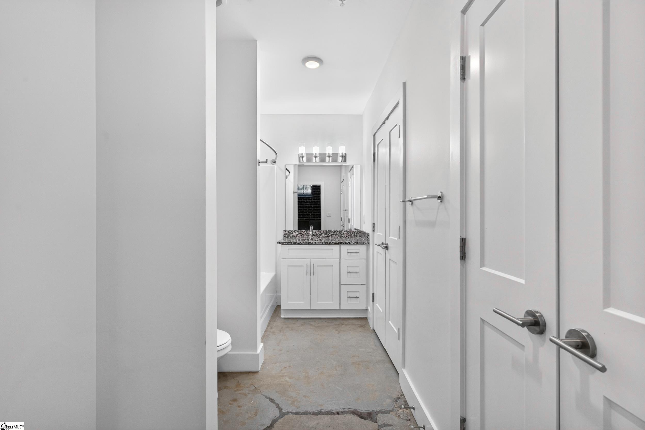 806 Green Avenue Property Photo 15