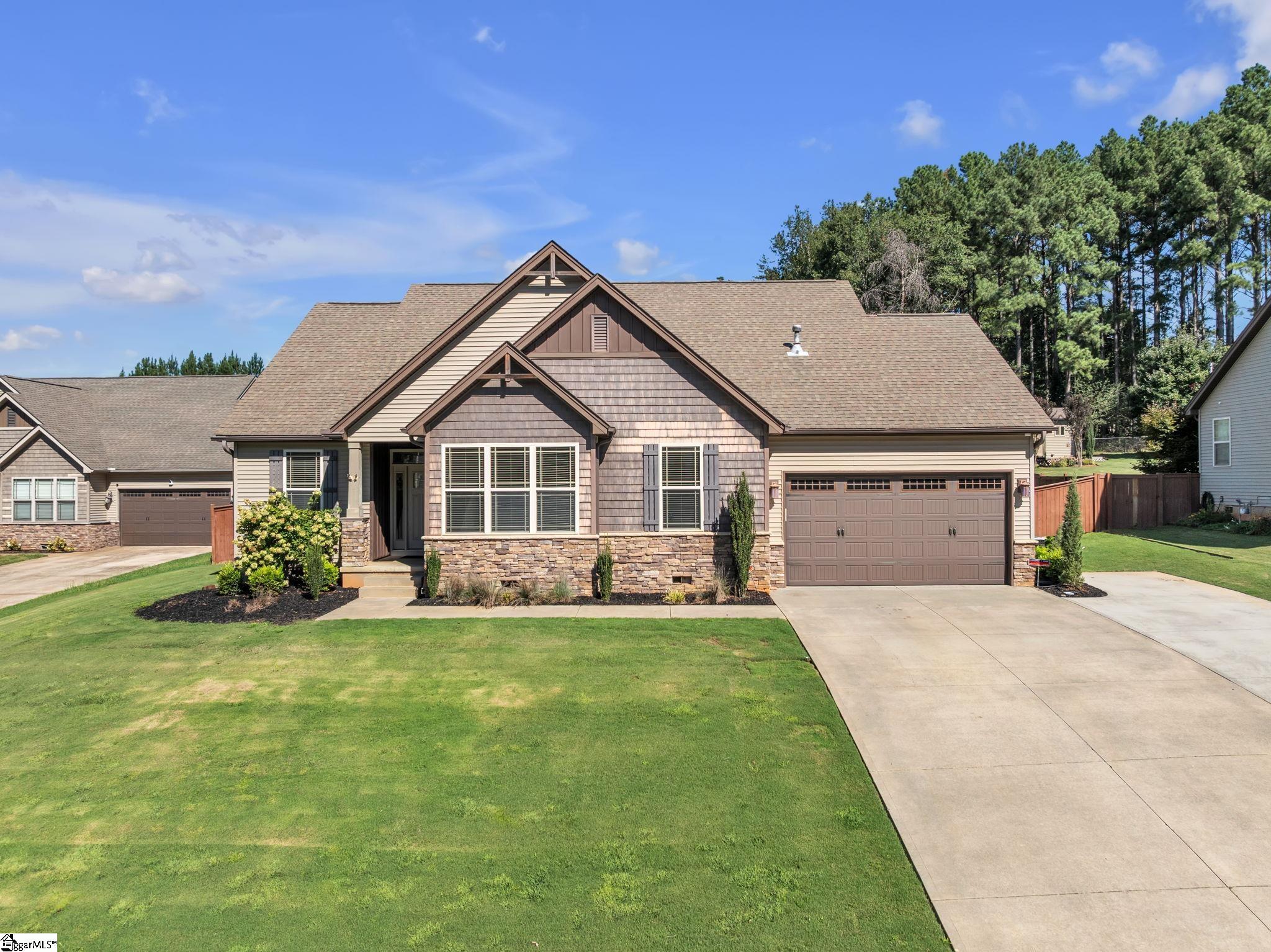 22 Pebblebrook Court Property Photo 1