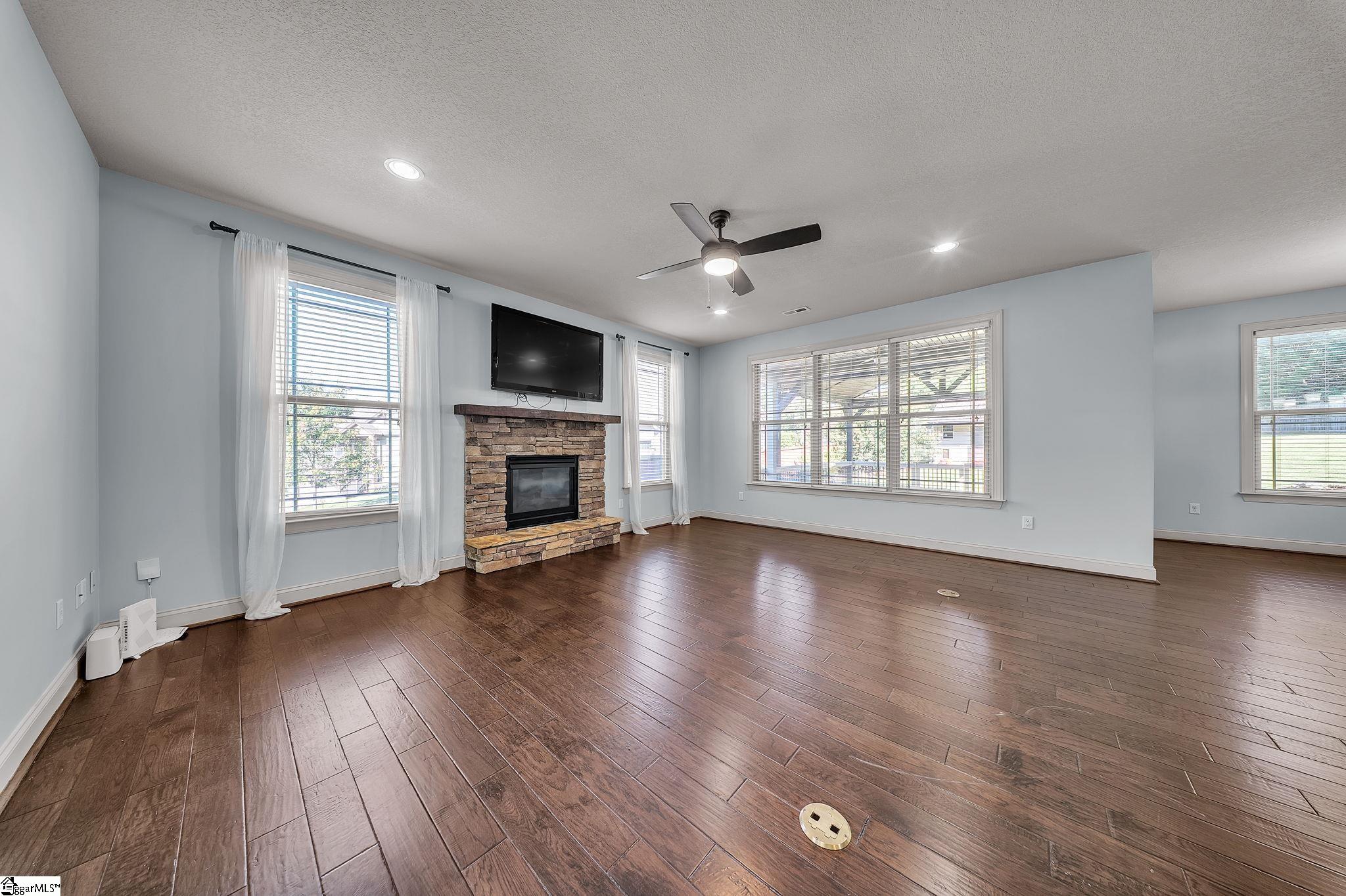 22 Pebblebrook Court Property Photo 4