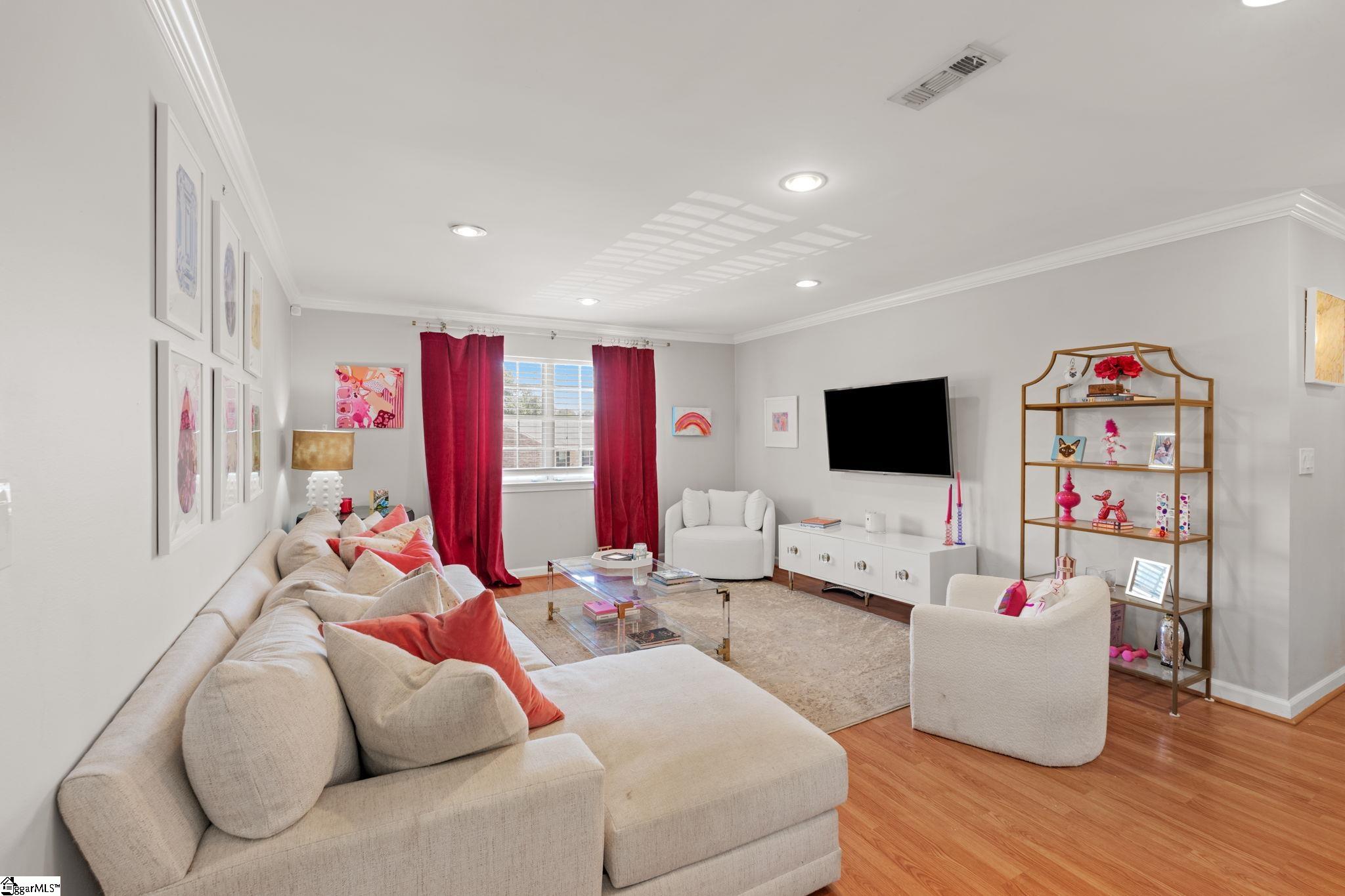 925 Cleveland Street Property Photo 6
