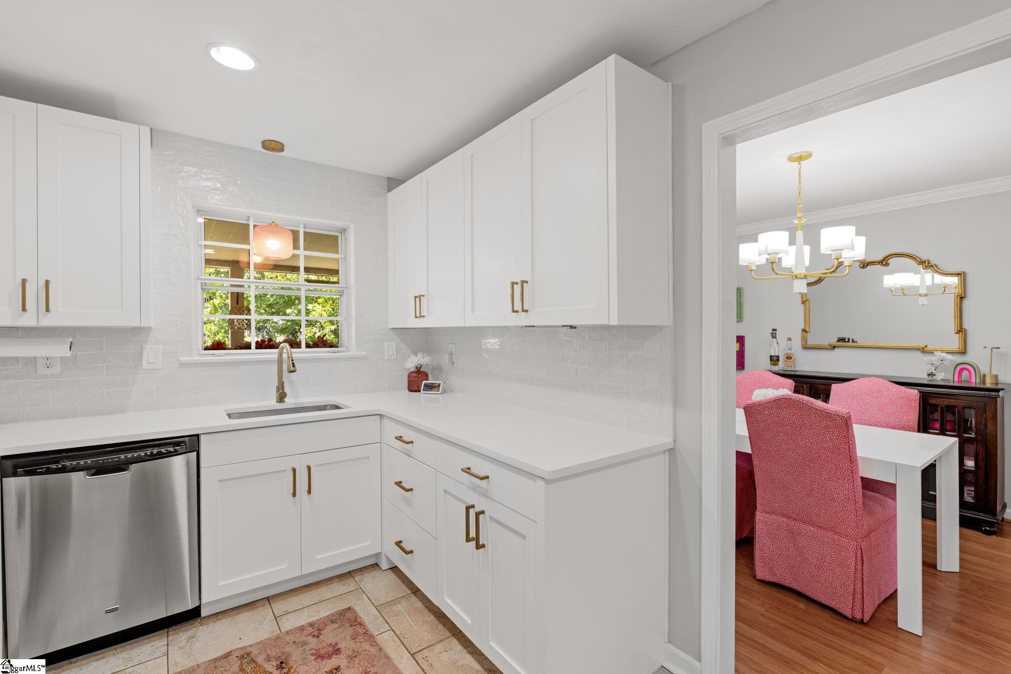 925 Cleveland Street Property Photo 16