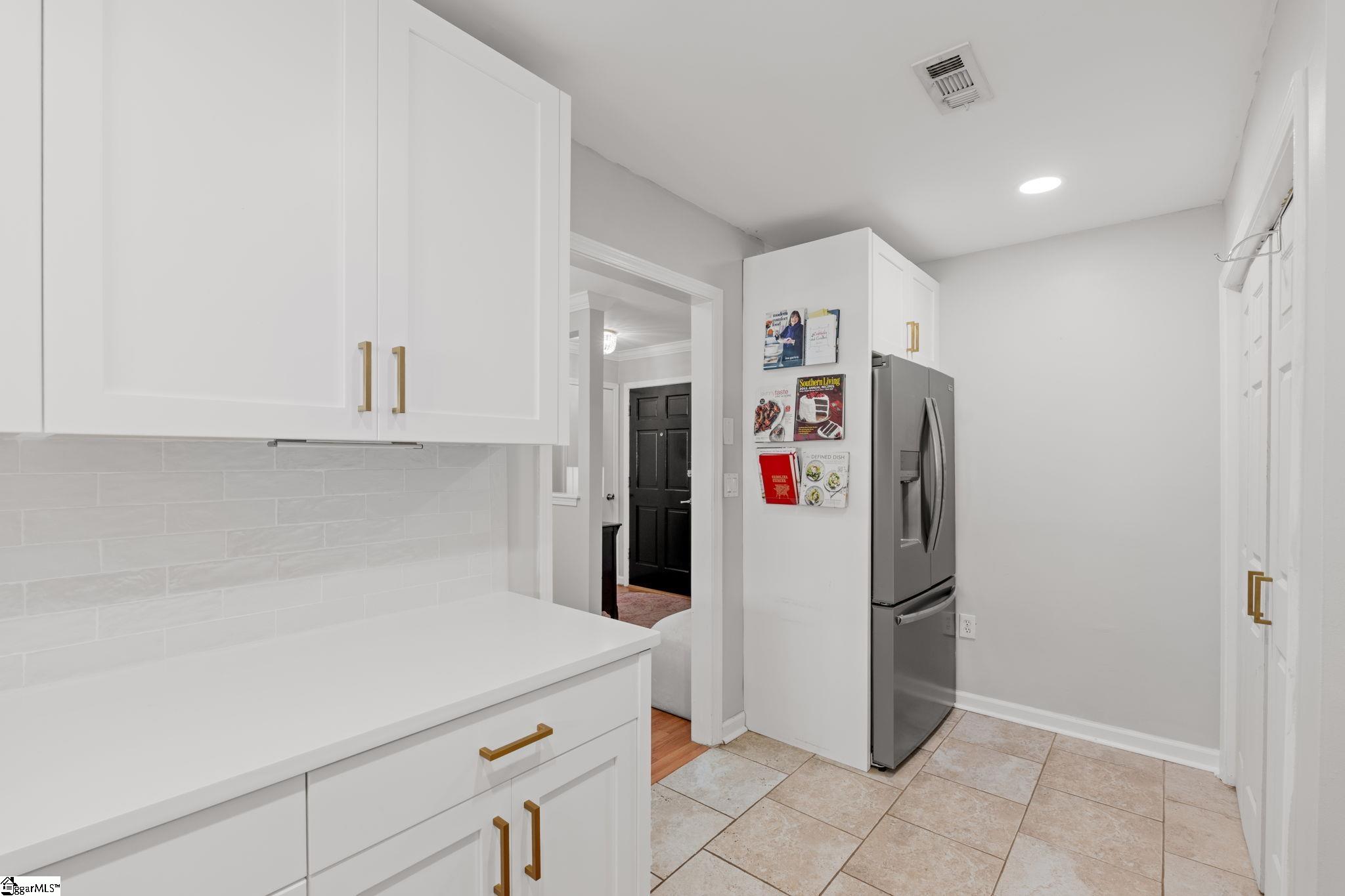 925 Cleveland Street Property Photo 17