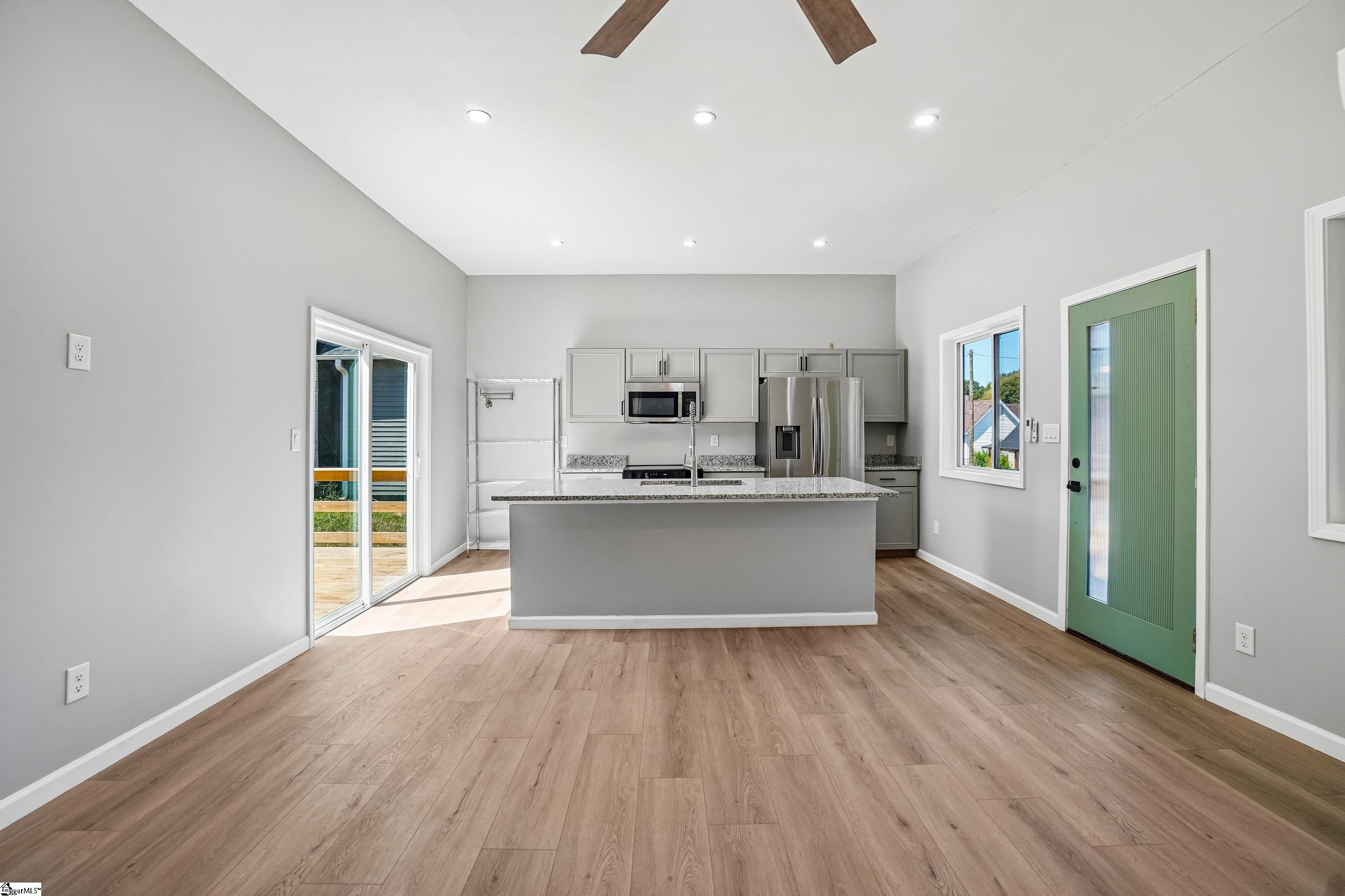 35 Henry Street Property Photo 18