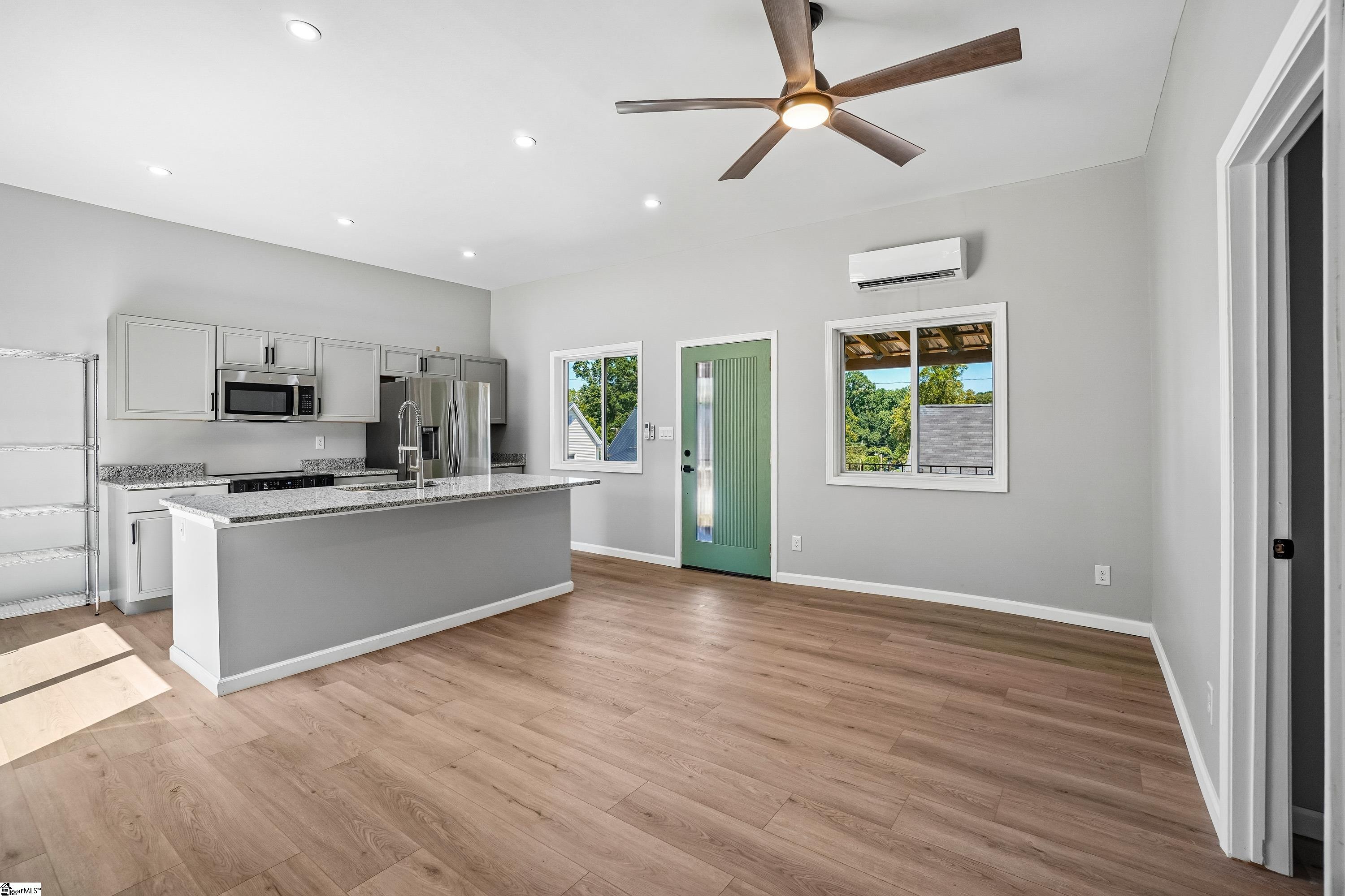 35 Henry Street Property Photo 19