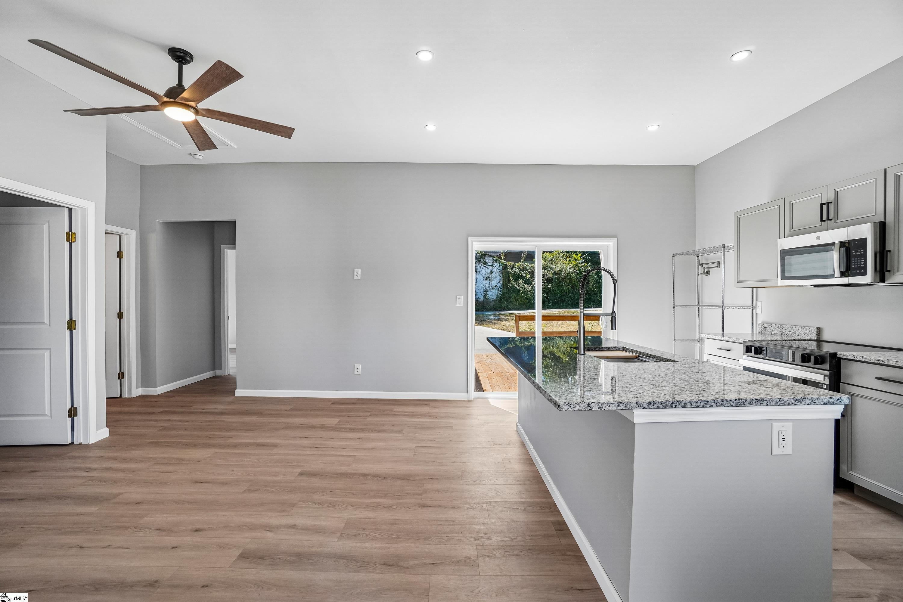 35 Henry Street Property Photo 20