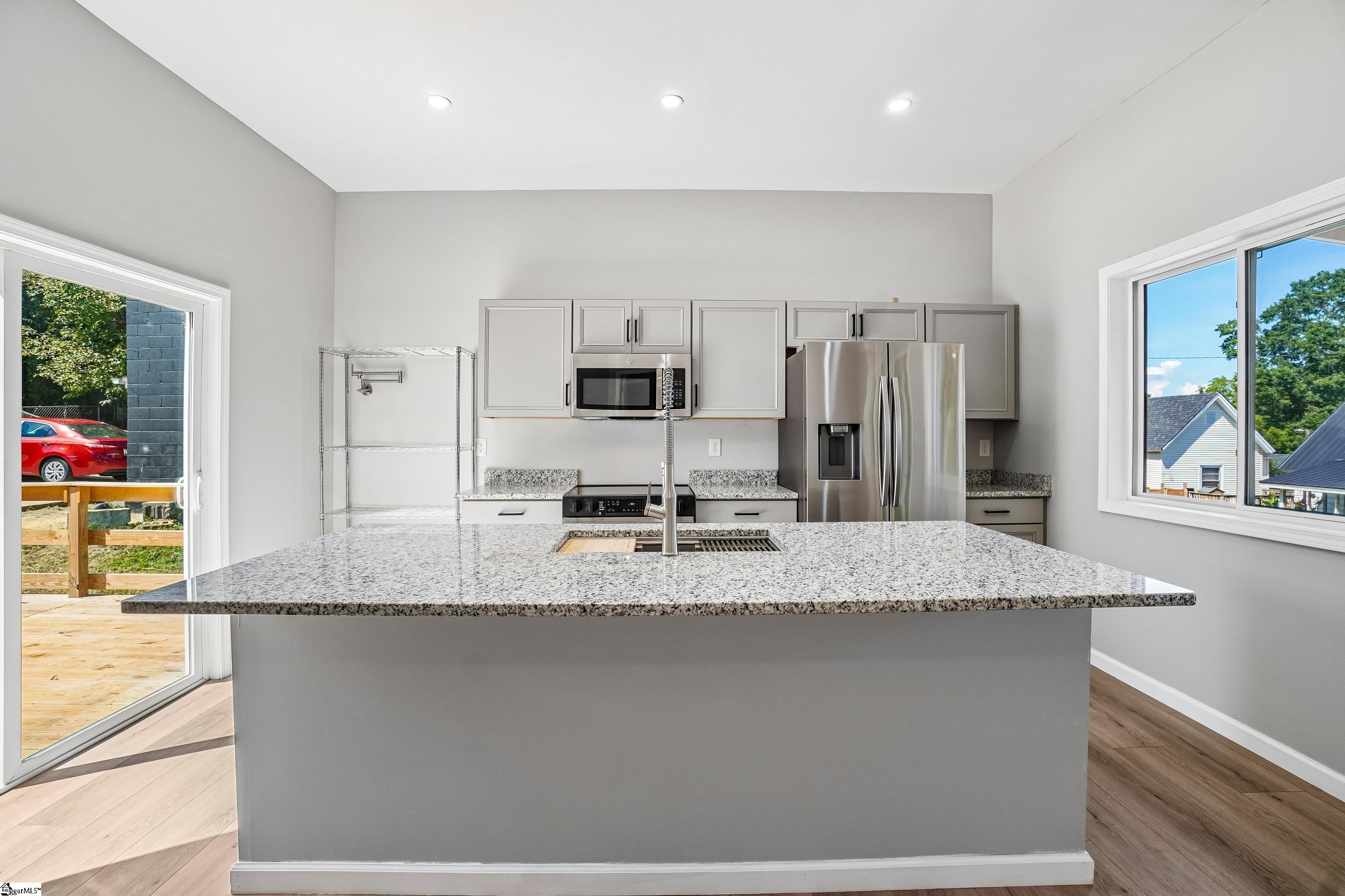 35 Henry Street Property Photo 21