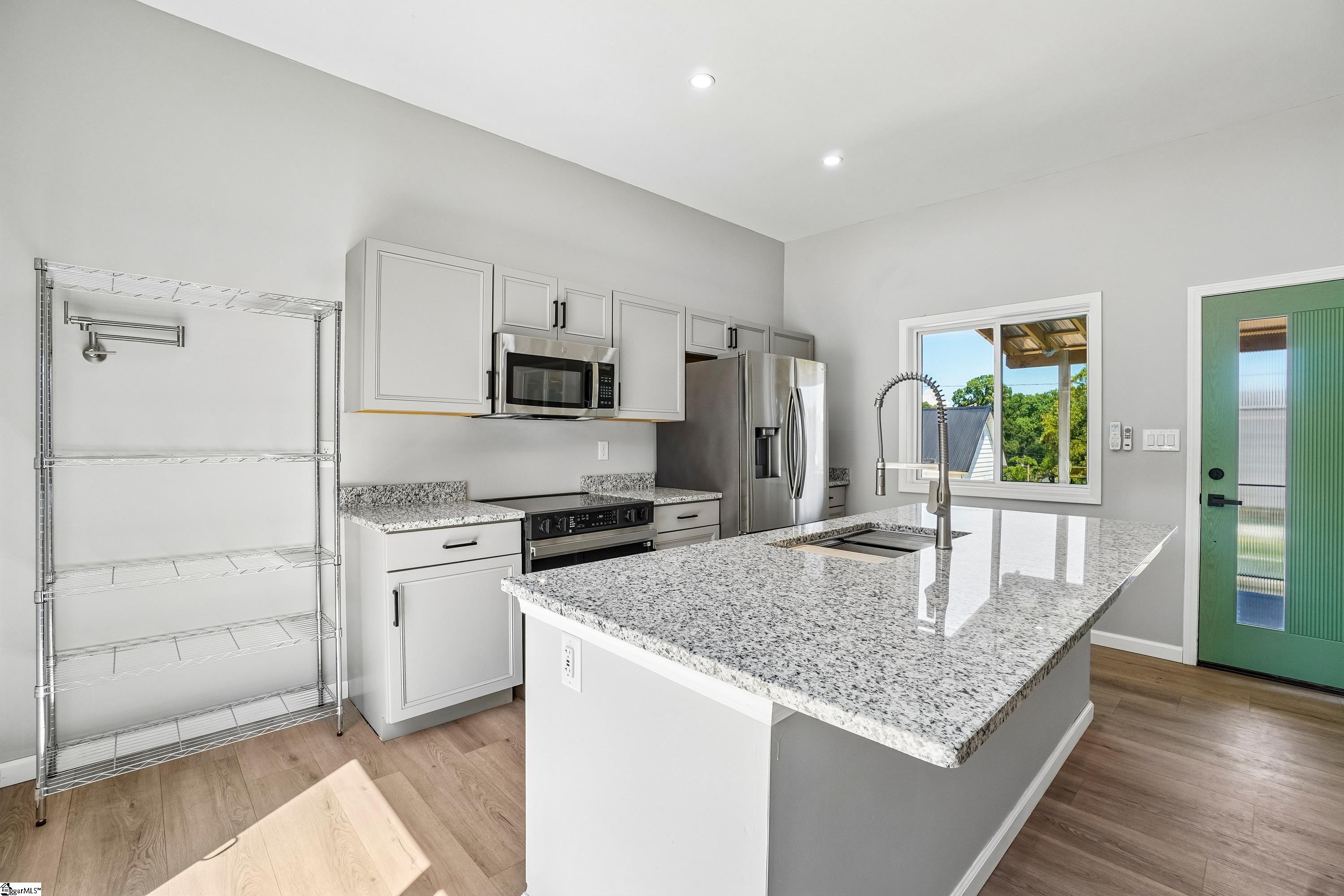 35 Henry Street Property Photo 22