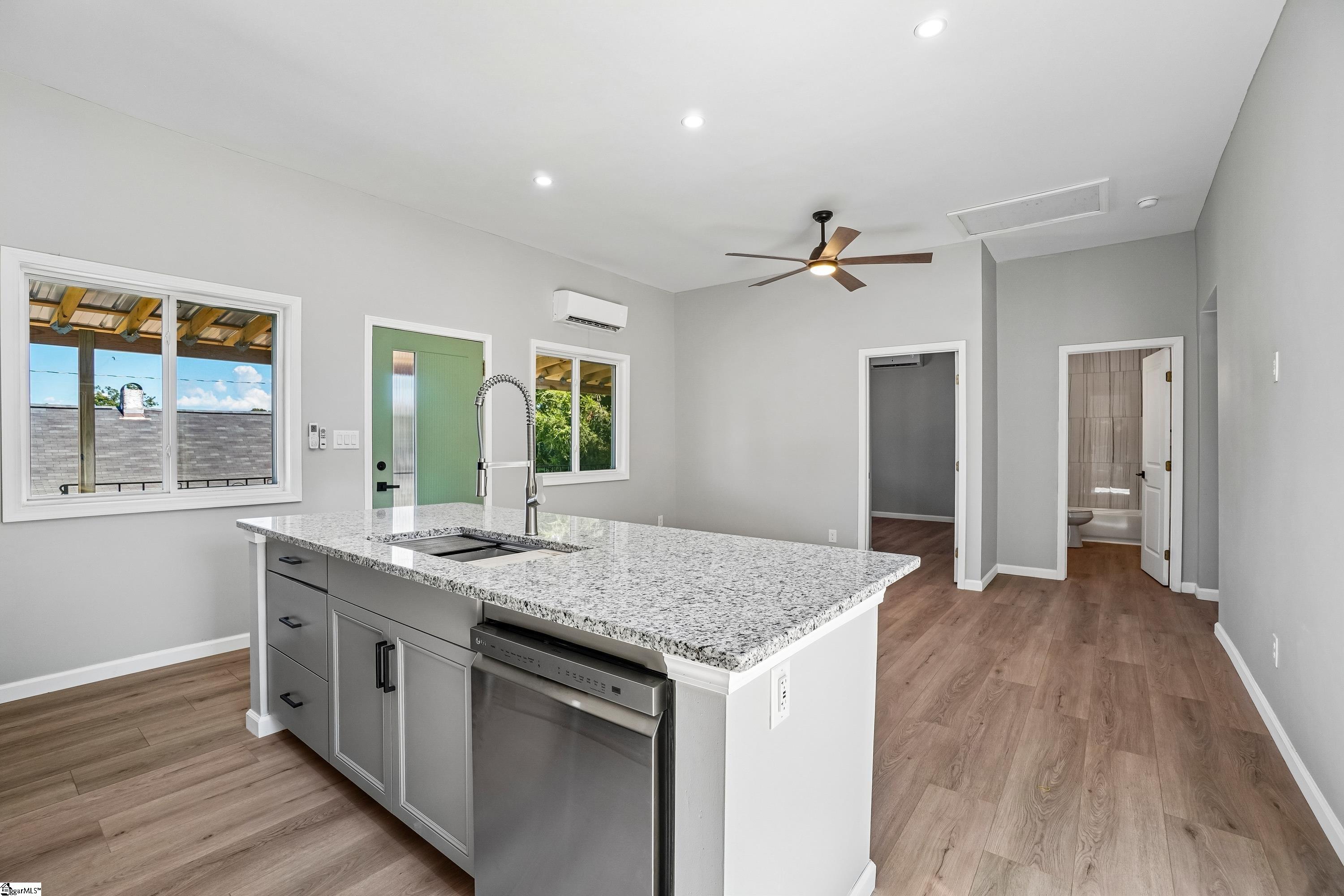 35 Henry Street Property Photo 24
