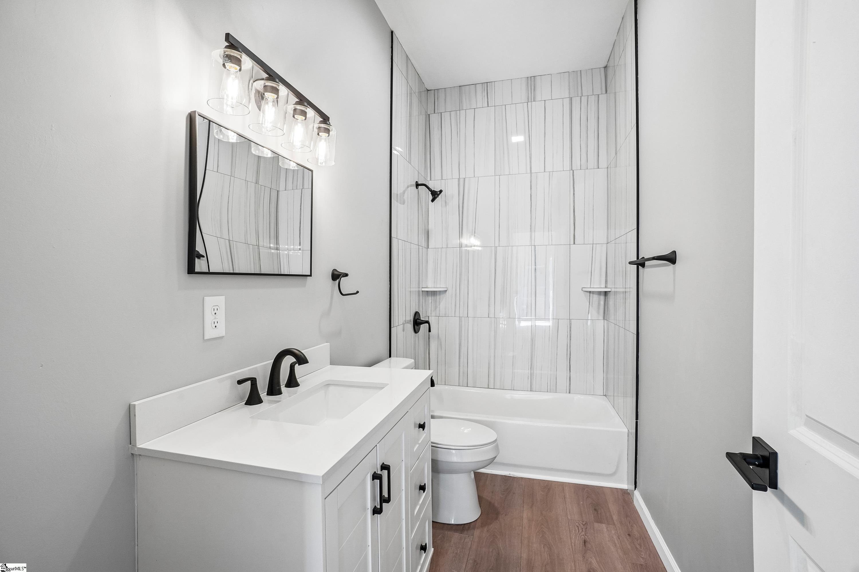 35 Henry Street Property Photo 28