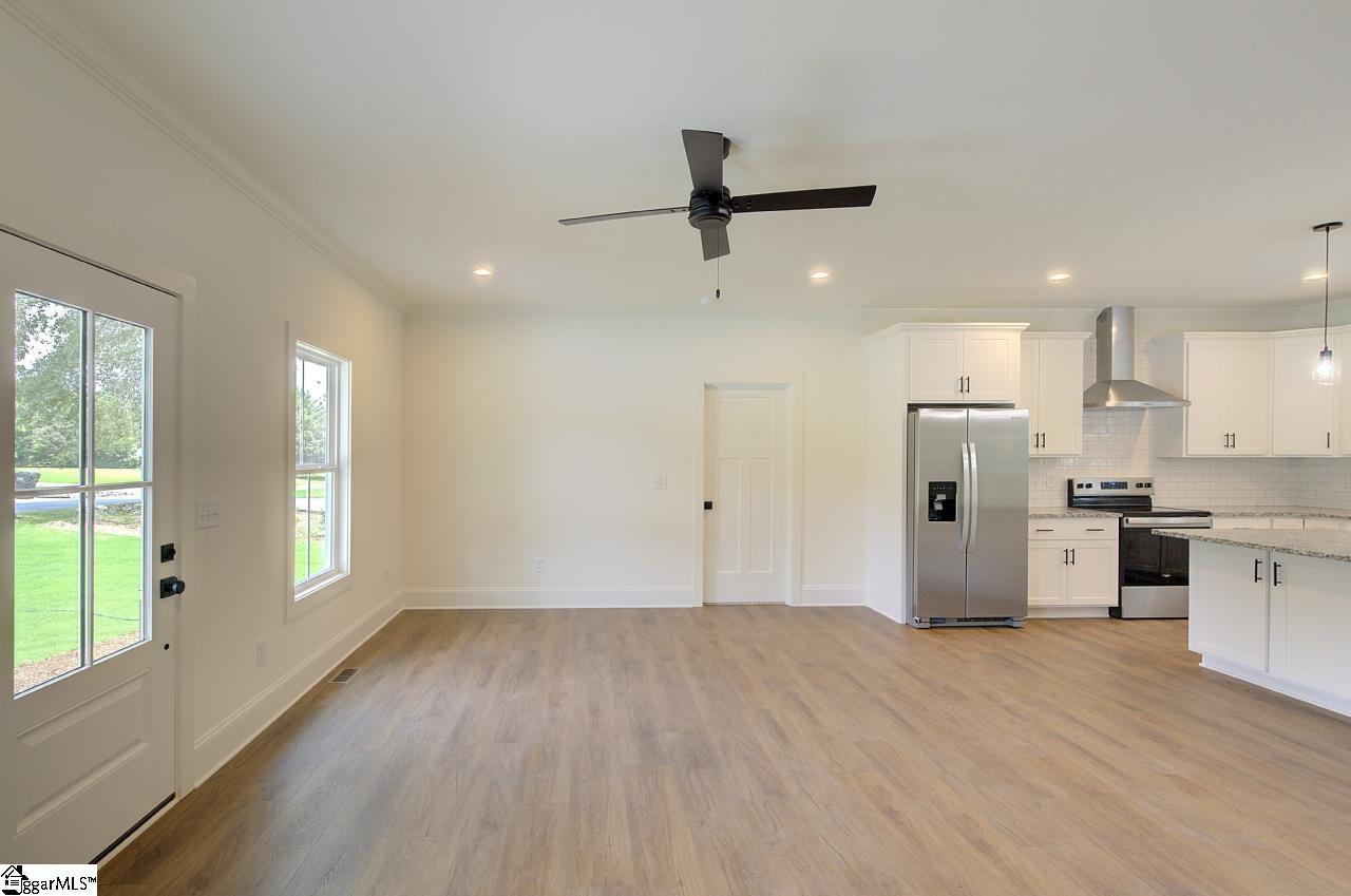 112 Whippoorwill Court Property Photo 8
