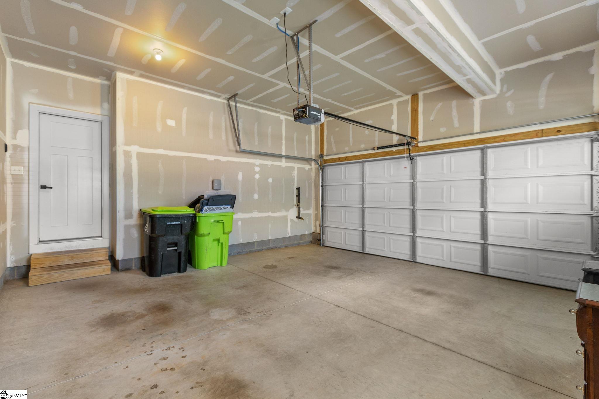 216 Edwin Ellis Drive Property Photo 43