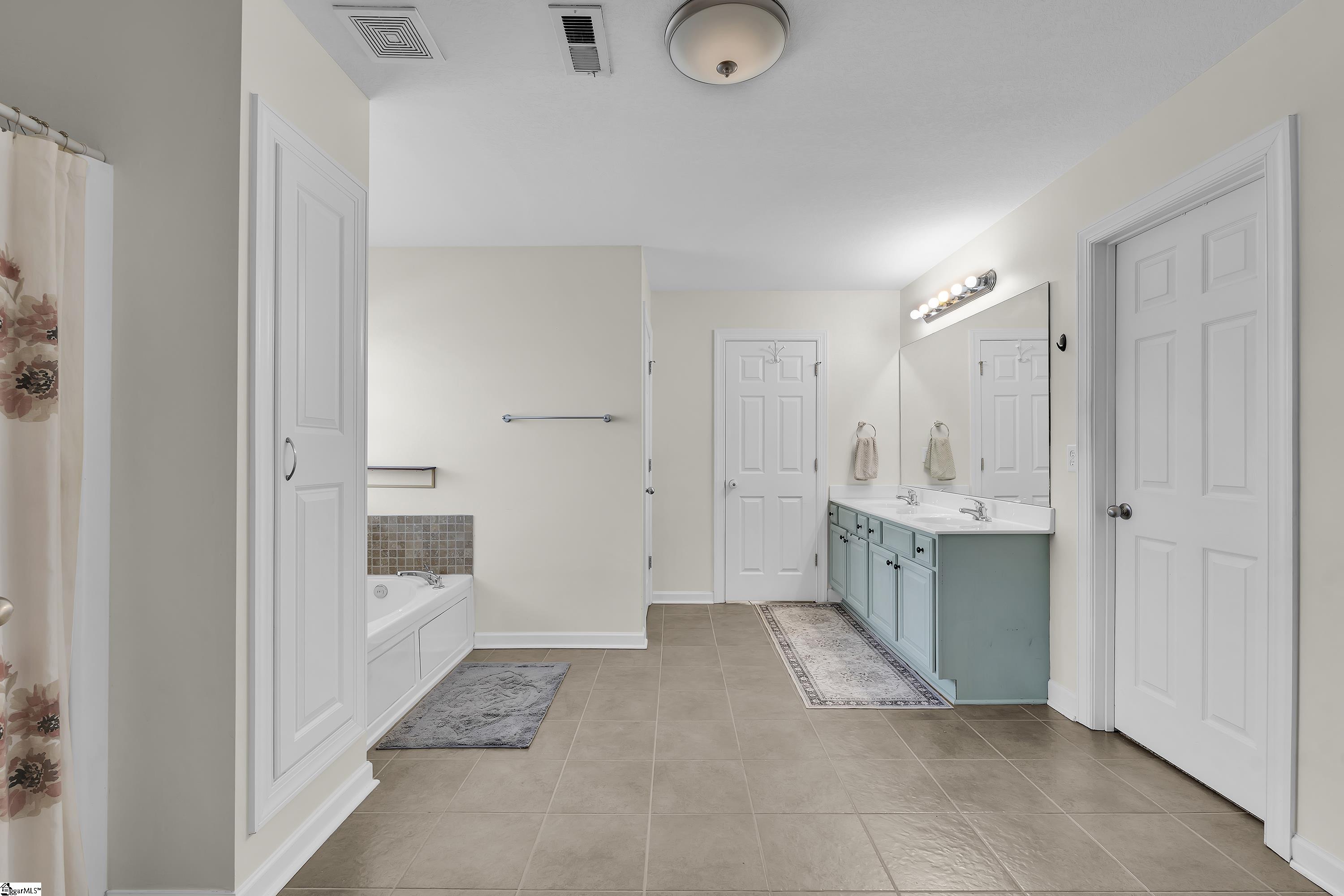 1010 Blythwood Drive Property Photo 18