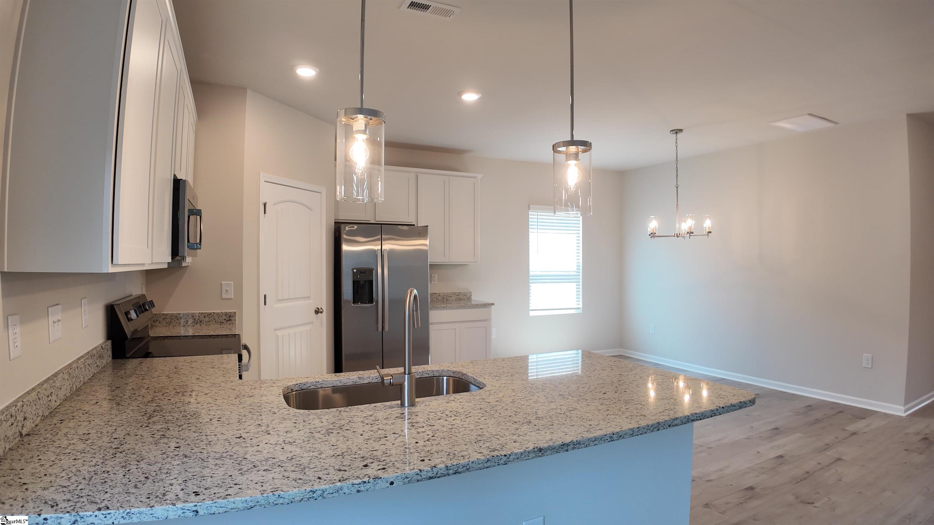609 Silver Fir Street Property Photo 4