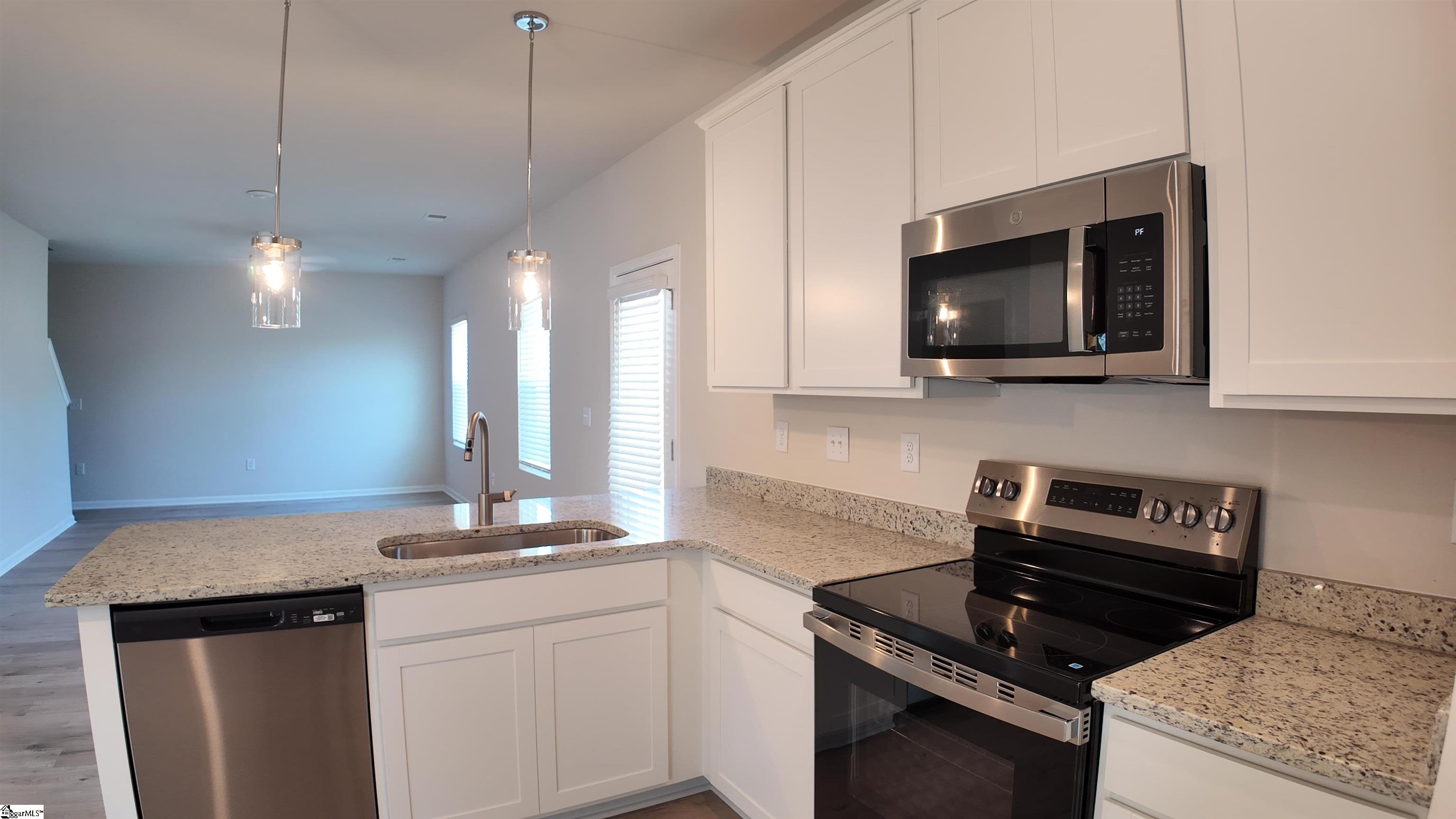 609 Silver Fir Street Property Photo 5