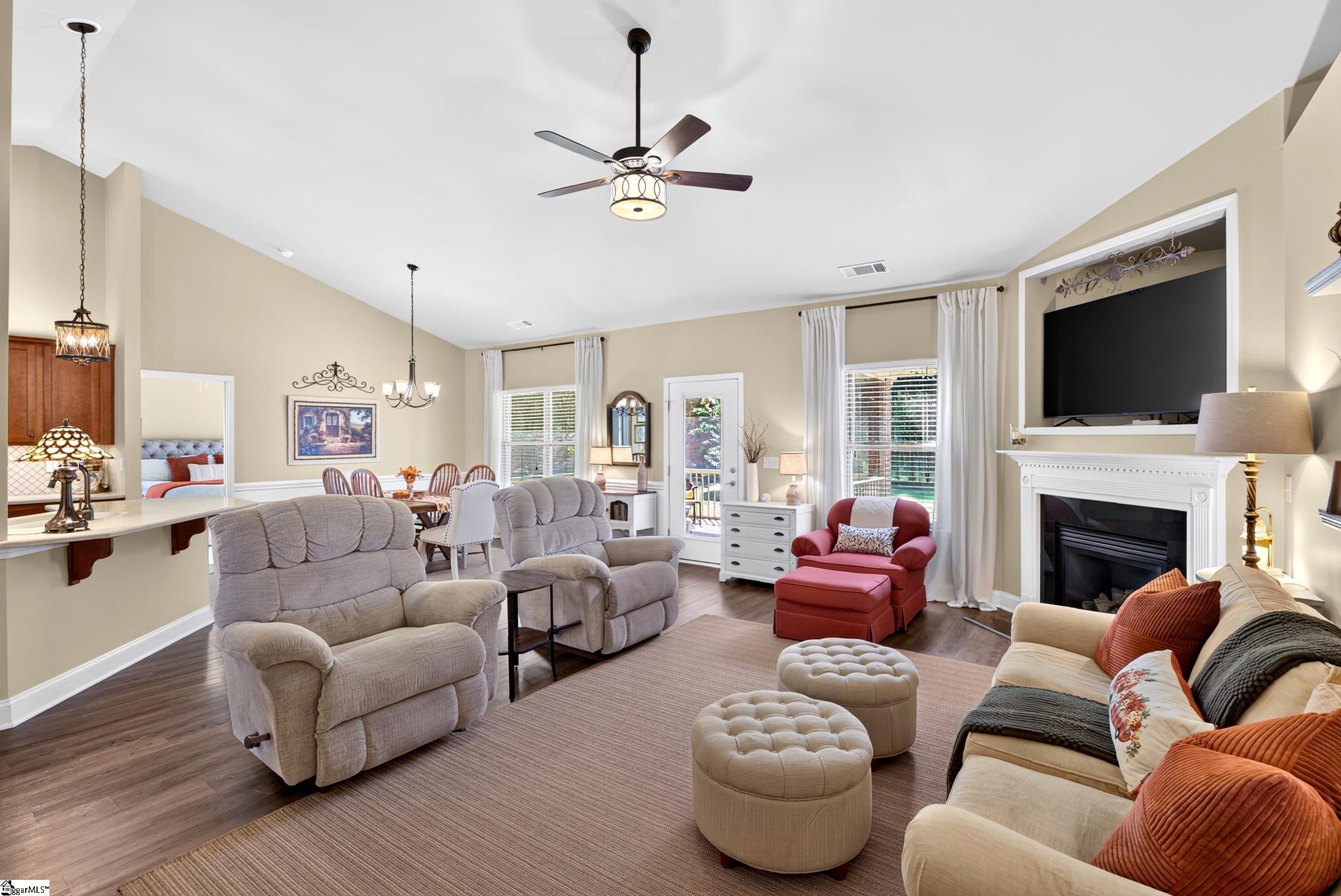516 Bridgetowne Court Property Photo 4