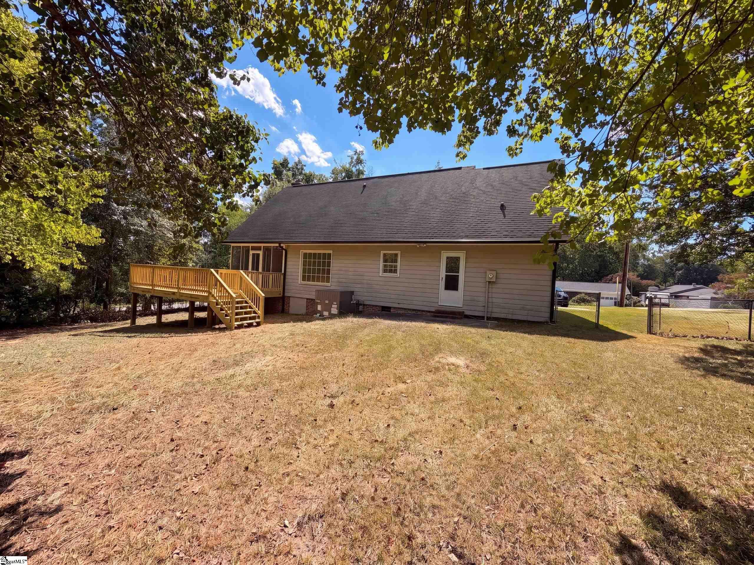 705 Strange Road Property Photo 5