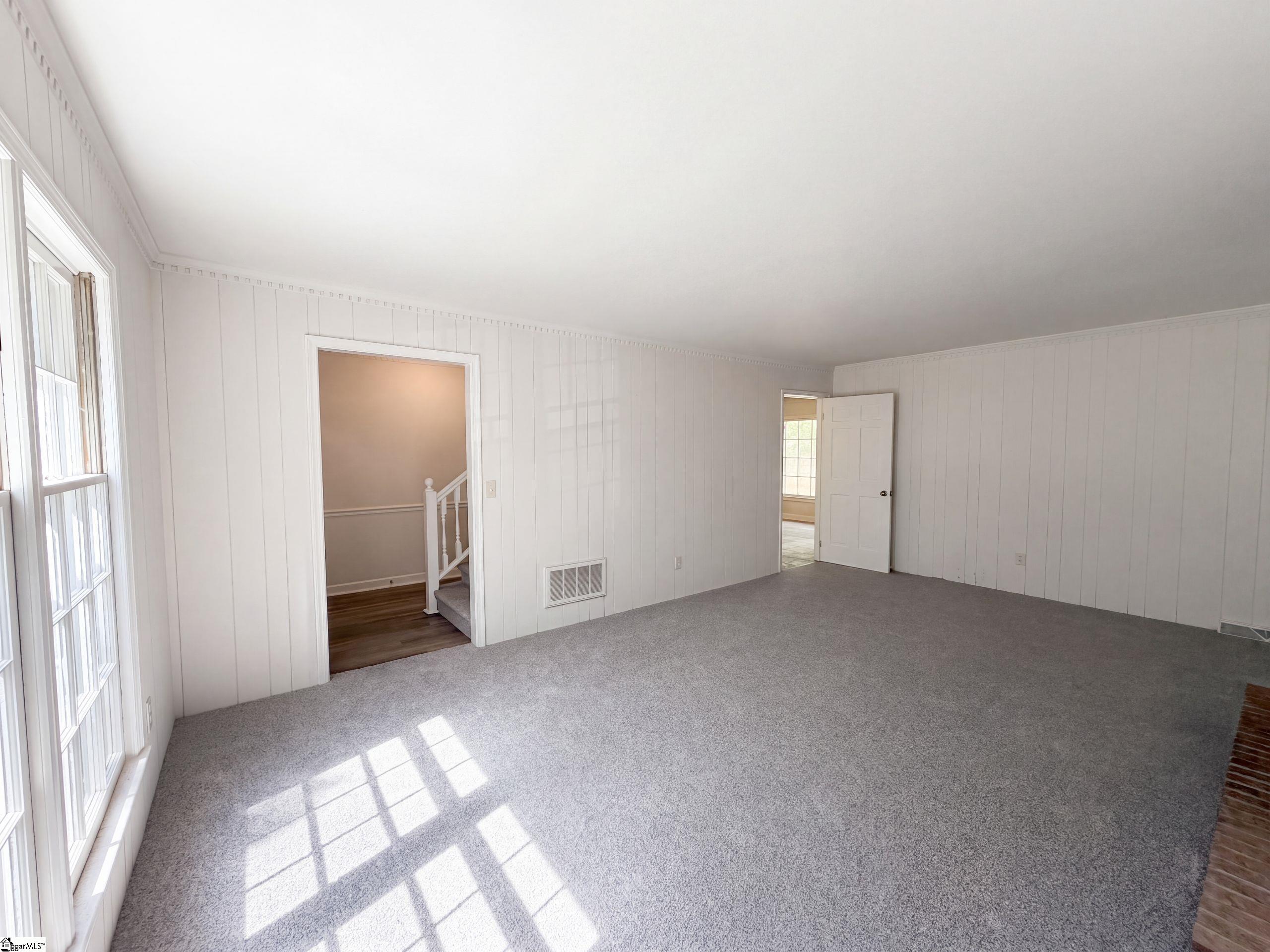 705 Strange Road Property Photo 6