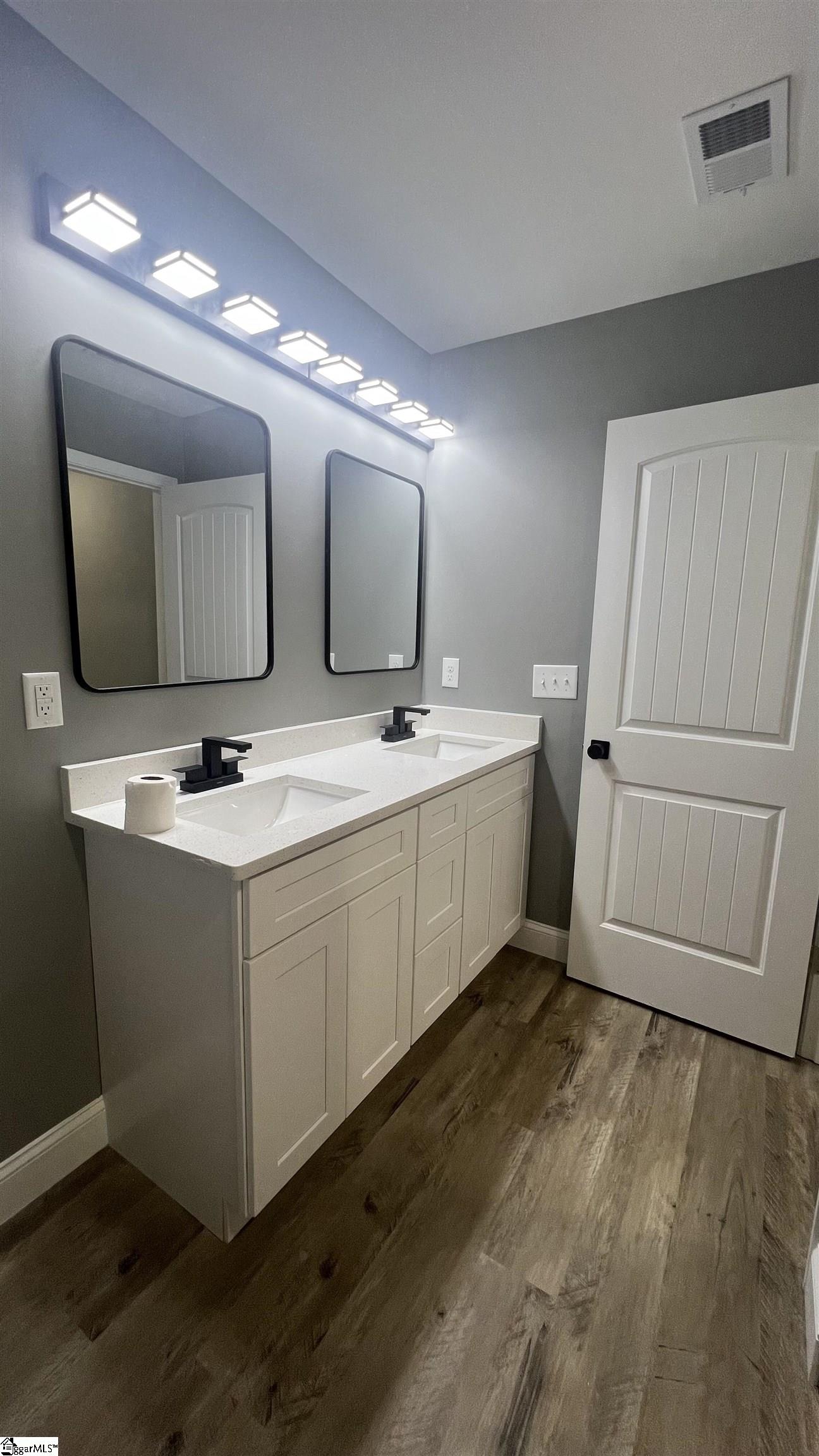 1008 Boggs Street Property Photo 10