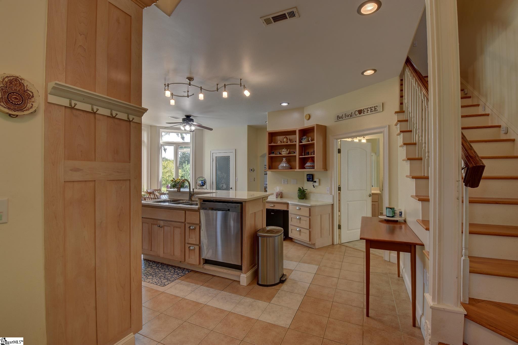 687 Burnt Tanyard Road Property Photo 6