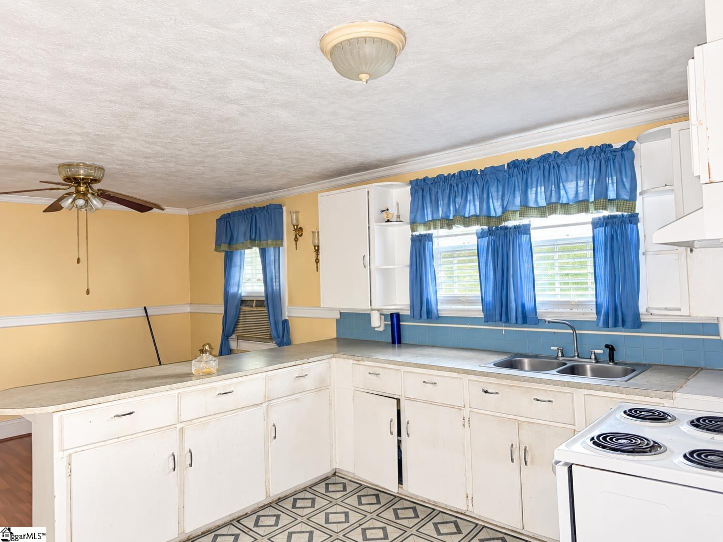 1603787 Property Photo 5