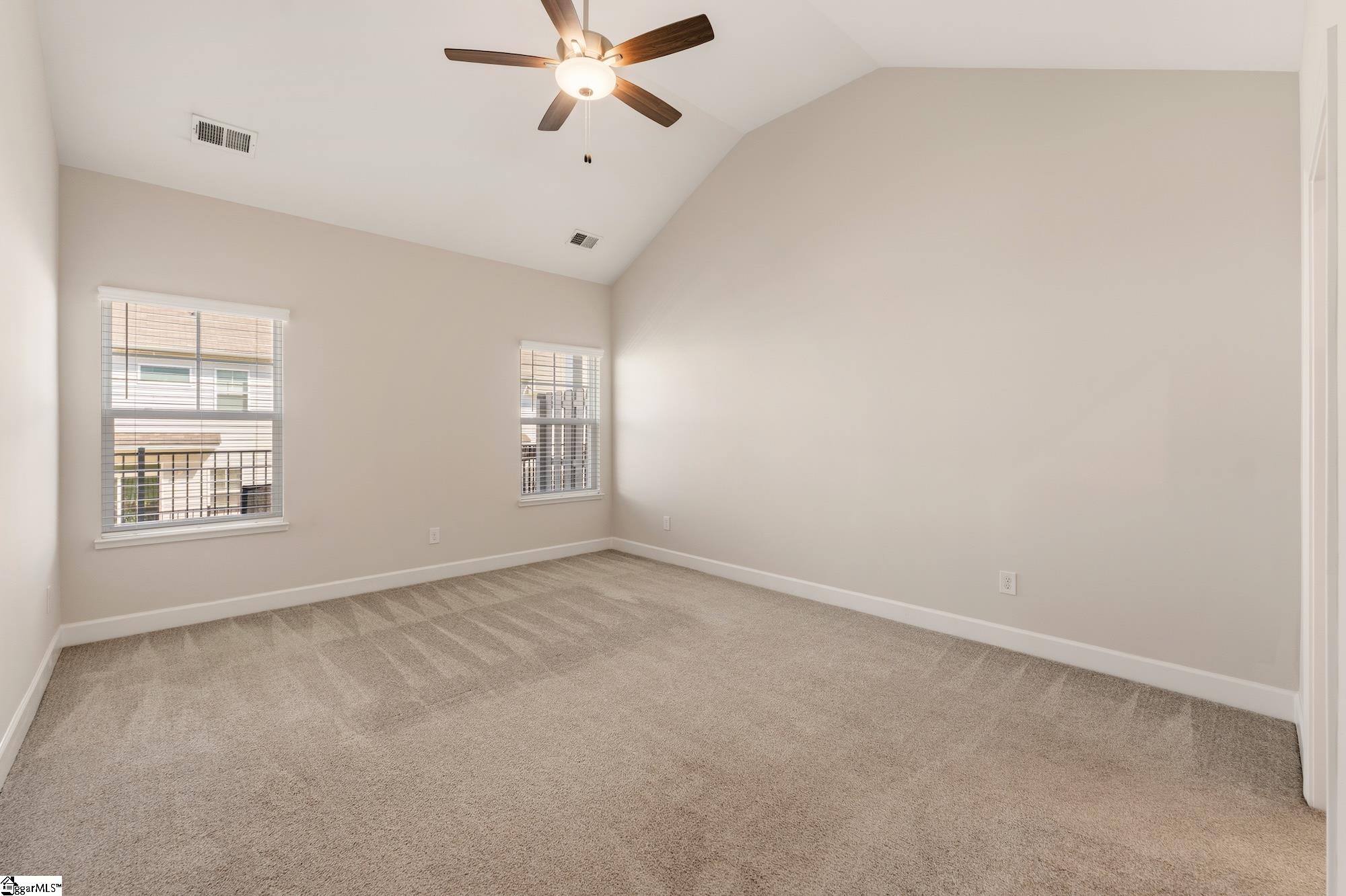 301 Hollenbeck Place Property Photo 18