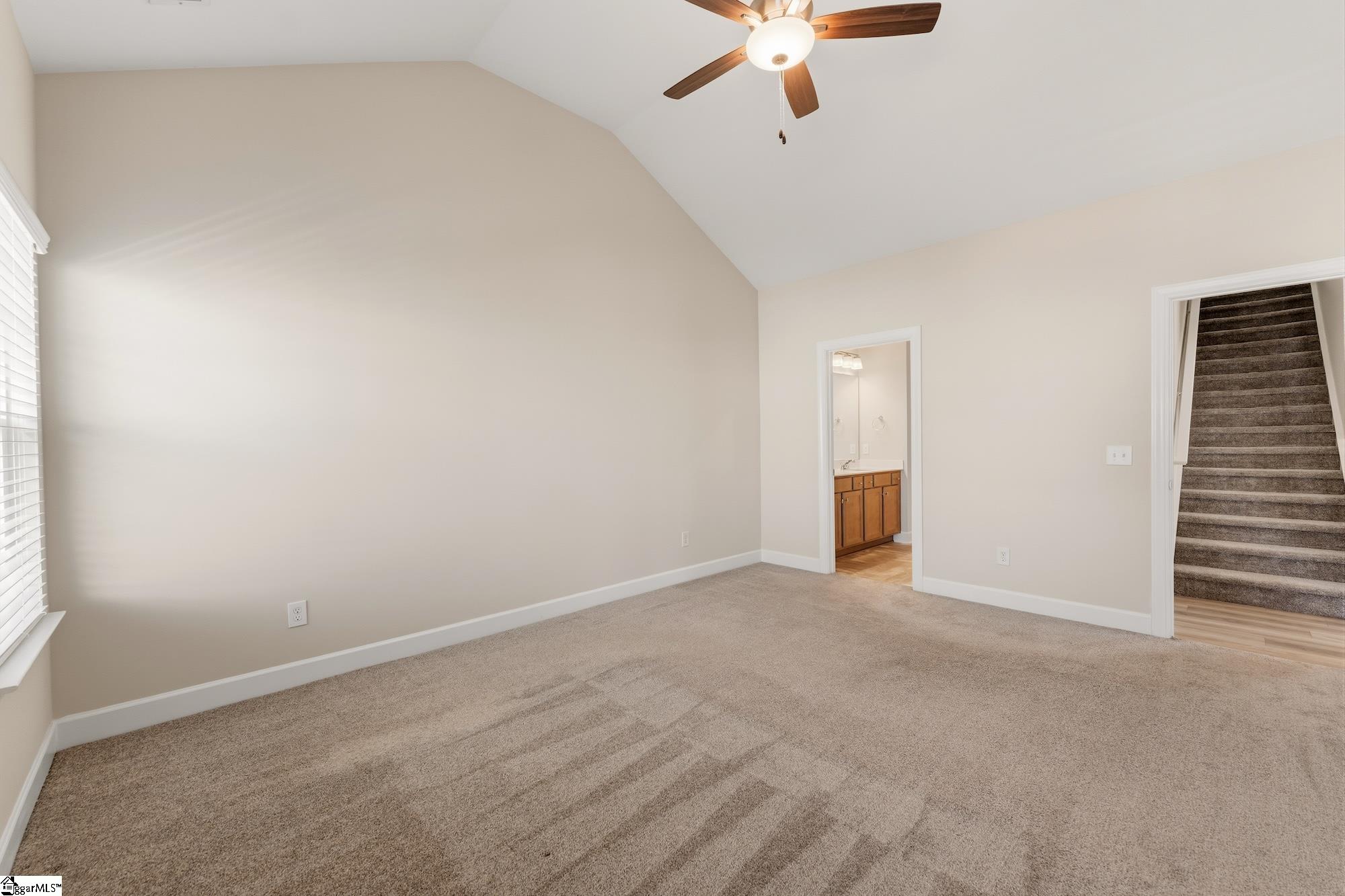 301 Hollenbeck Place Property Photo 19