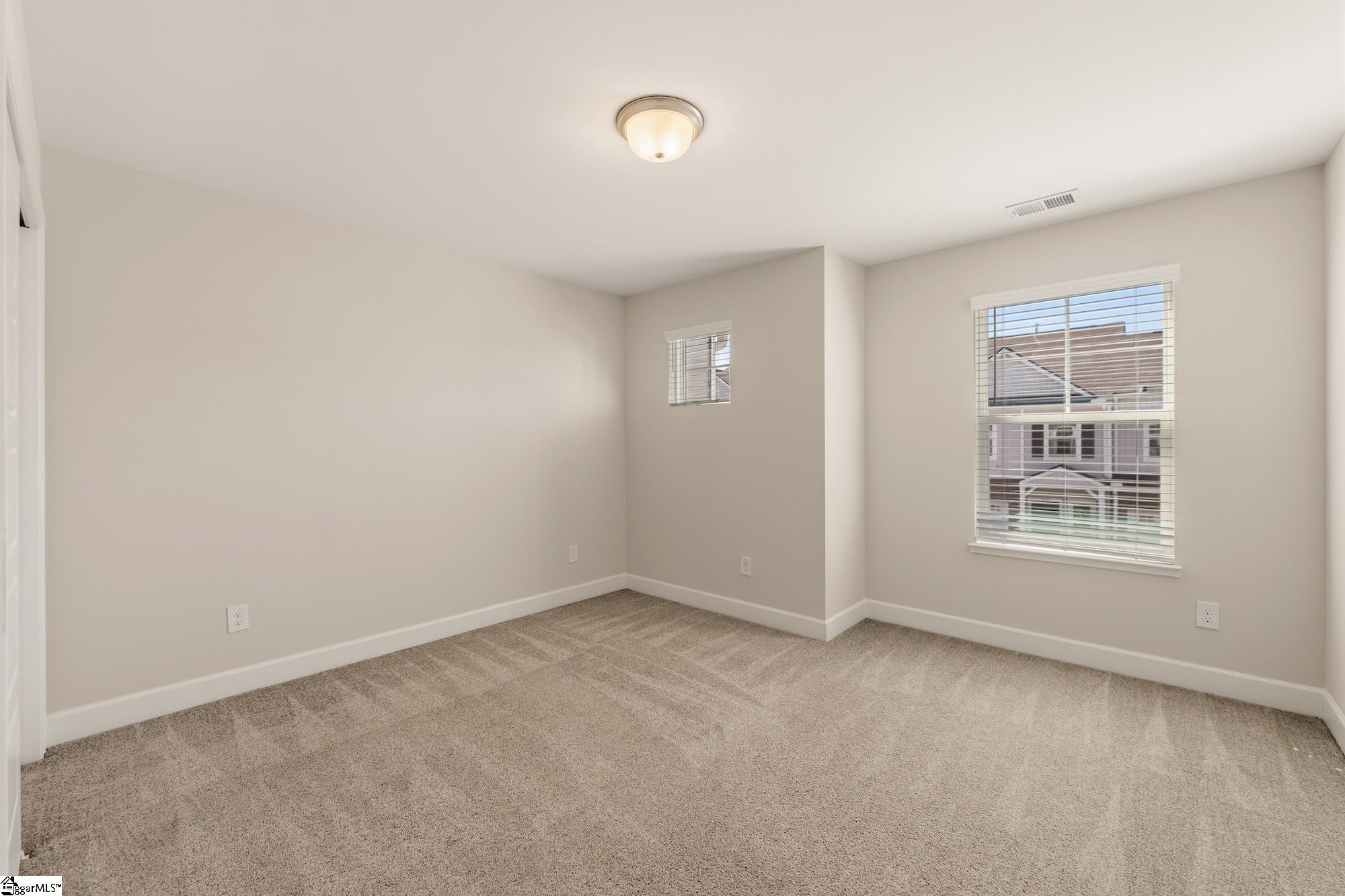 301 Hollenbeck Place Property Photo 29
