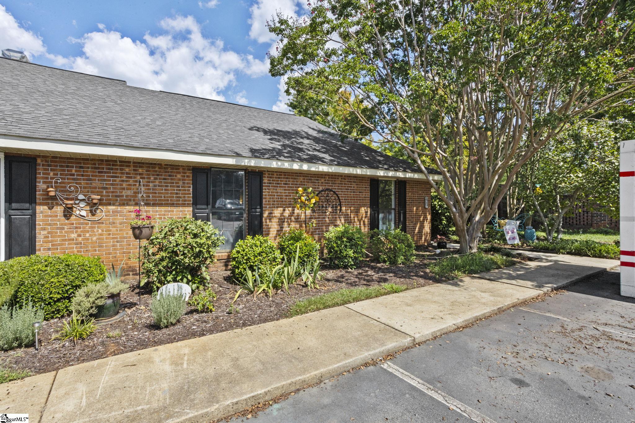 13 Forest Lake Drive Property Photo 2
