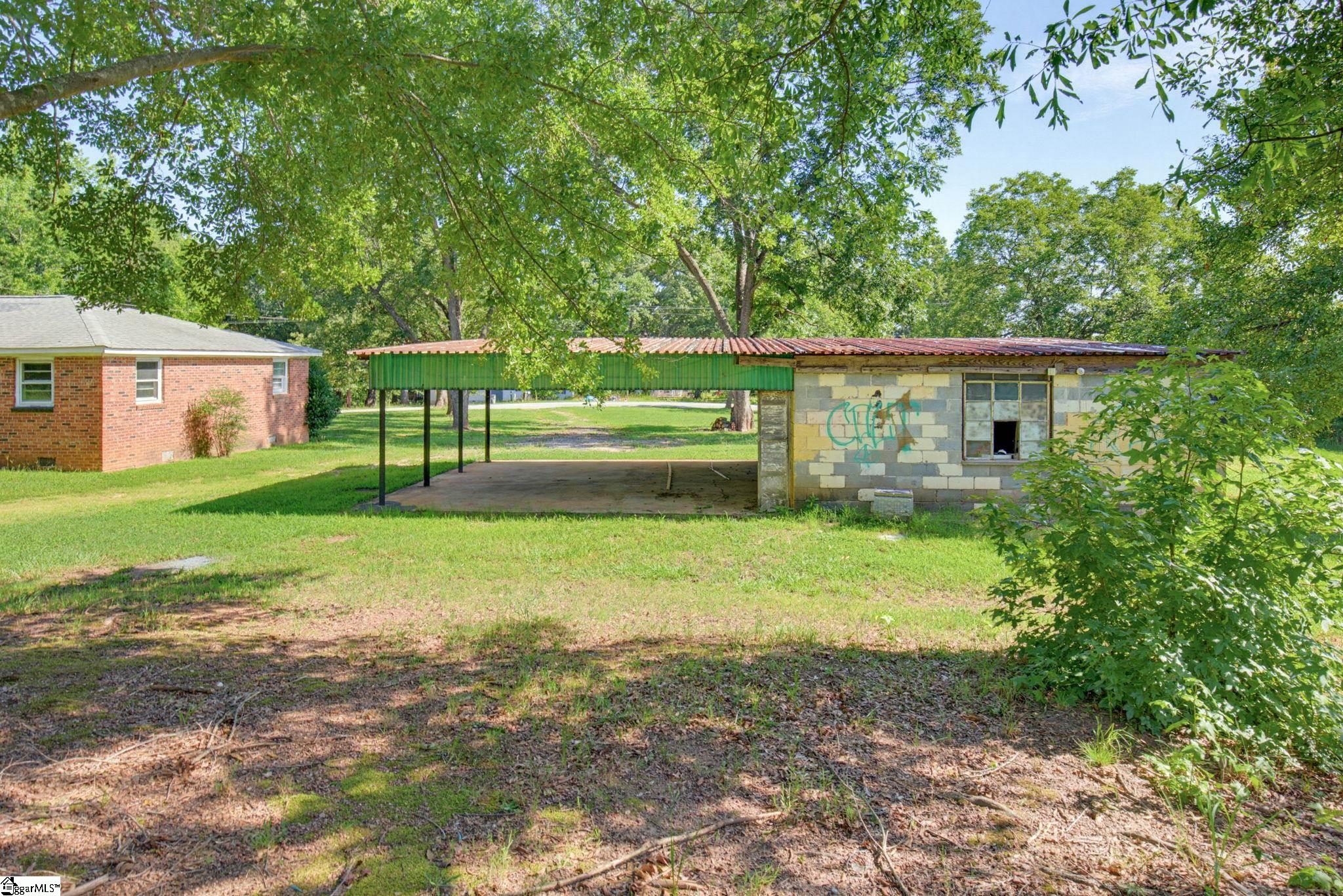 520 Standing Springs Road Property Photo 3