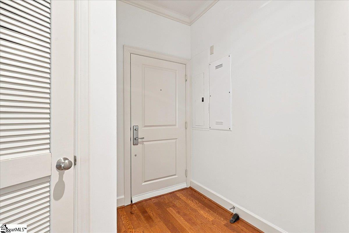 155 E Broad Street Property Photo 10