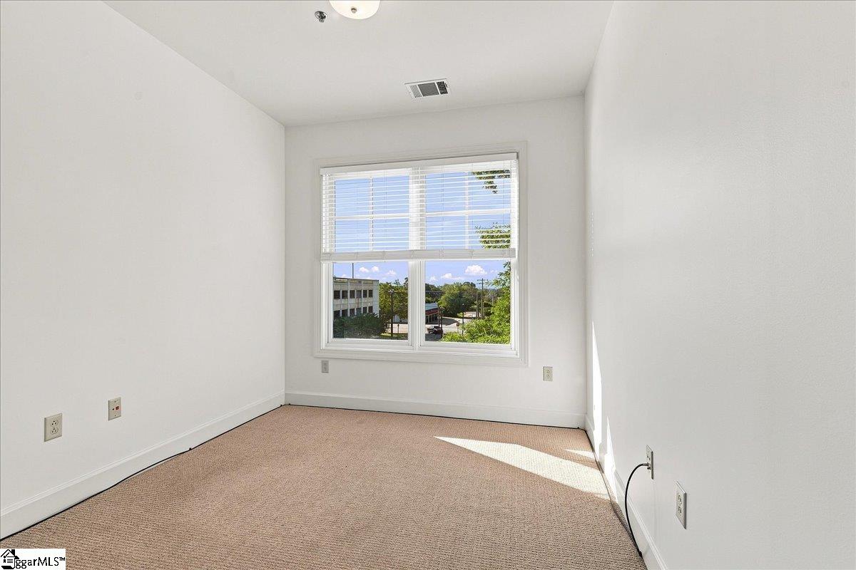 155 E Broad Street Property Photo 12