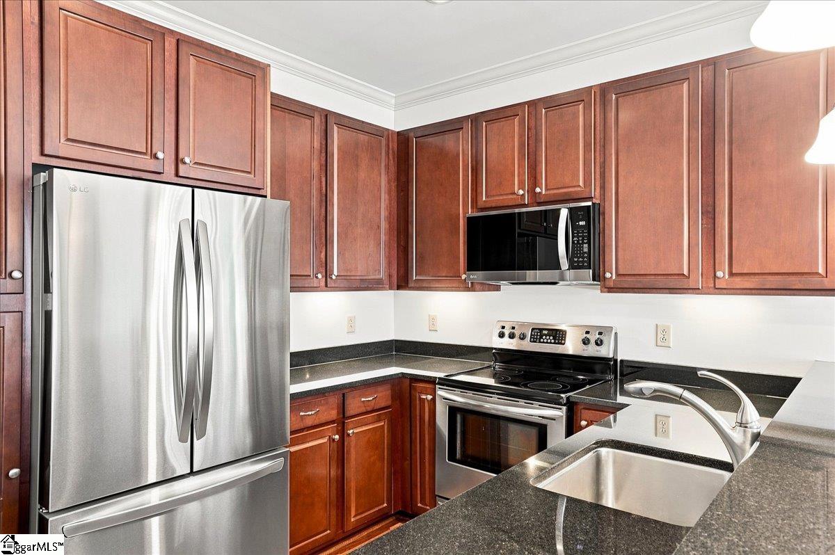 155 E Broad Street Property Photo 23