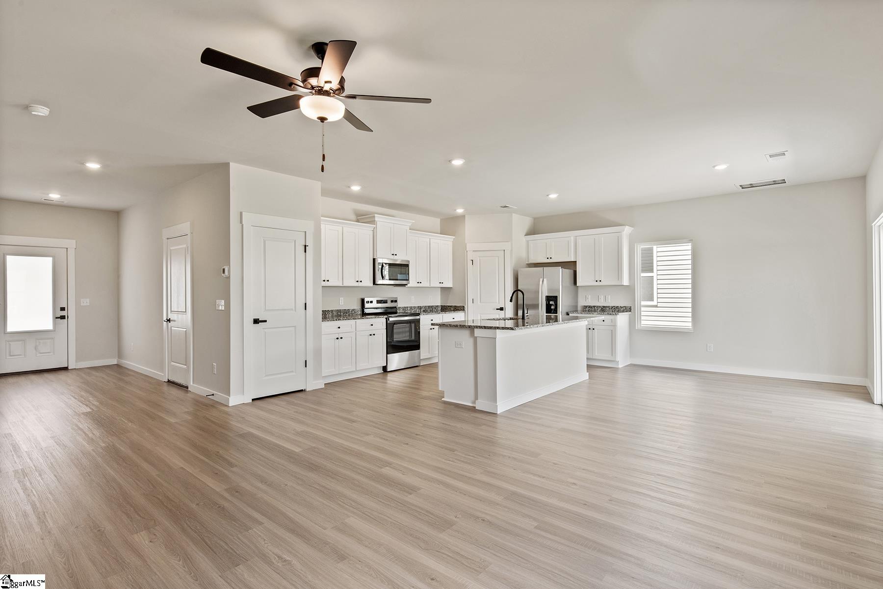 1424 Wild Indigo Way Property Photo 3